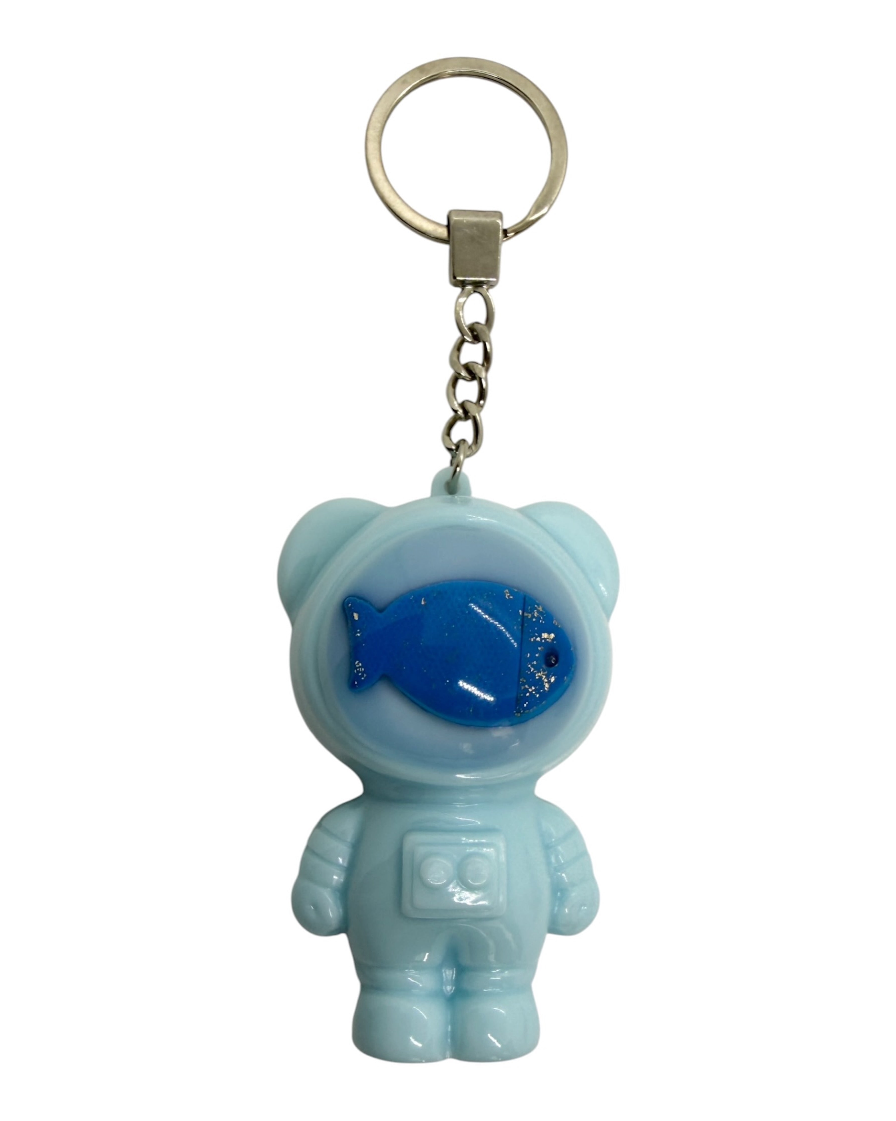 Astro Bear bleu en résine époxy fait main avec détails translucides et mini poisson bleu.
