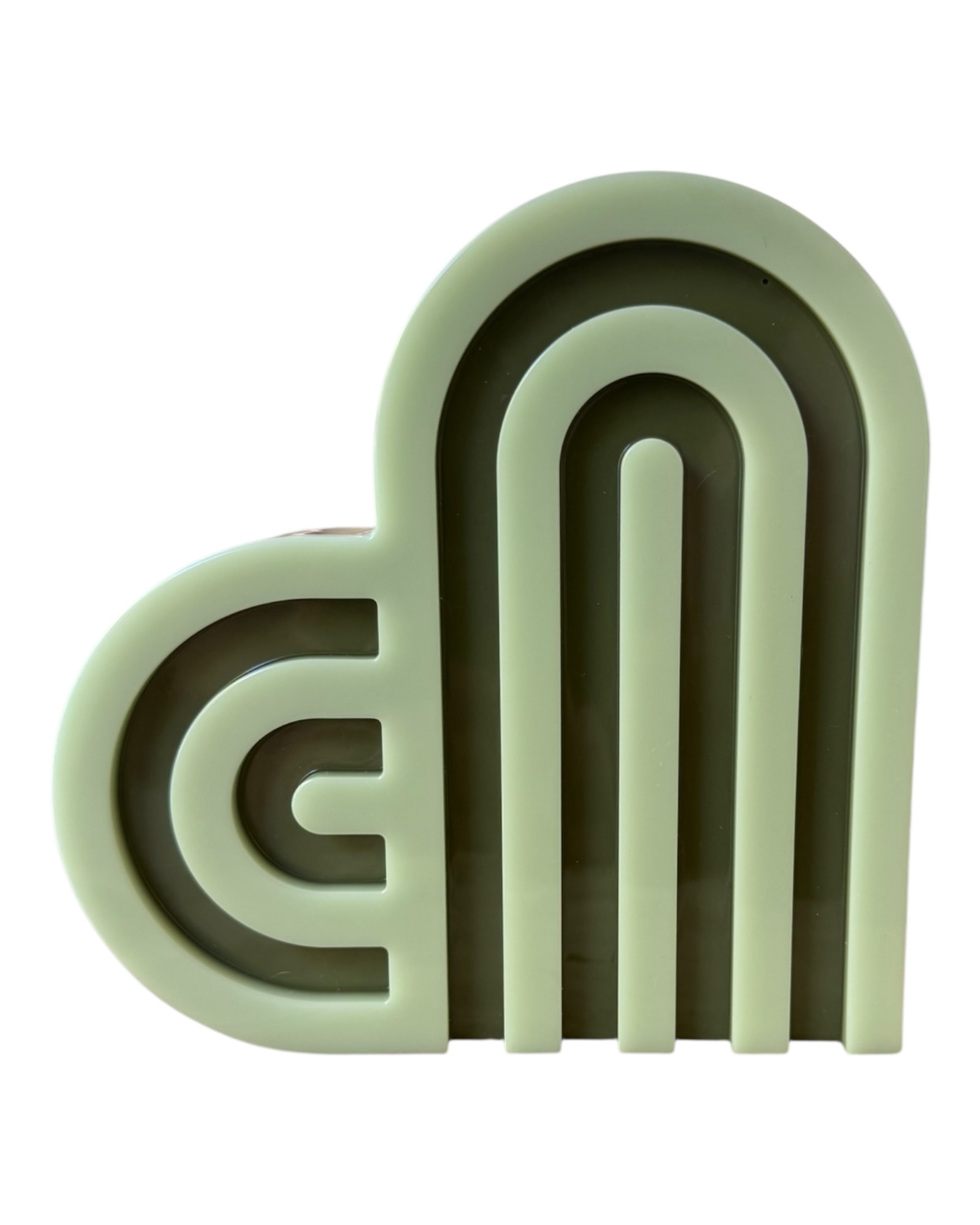 Objet déco en résine brillante, le Big Pop Heart surprend par ses formes et apporte une touche unique à ton intérieur.