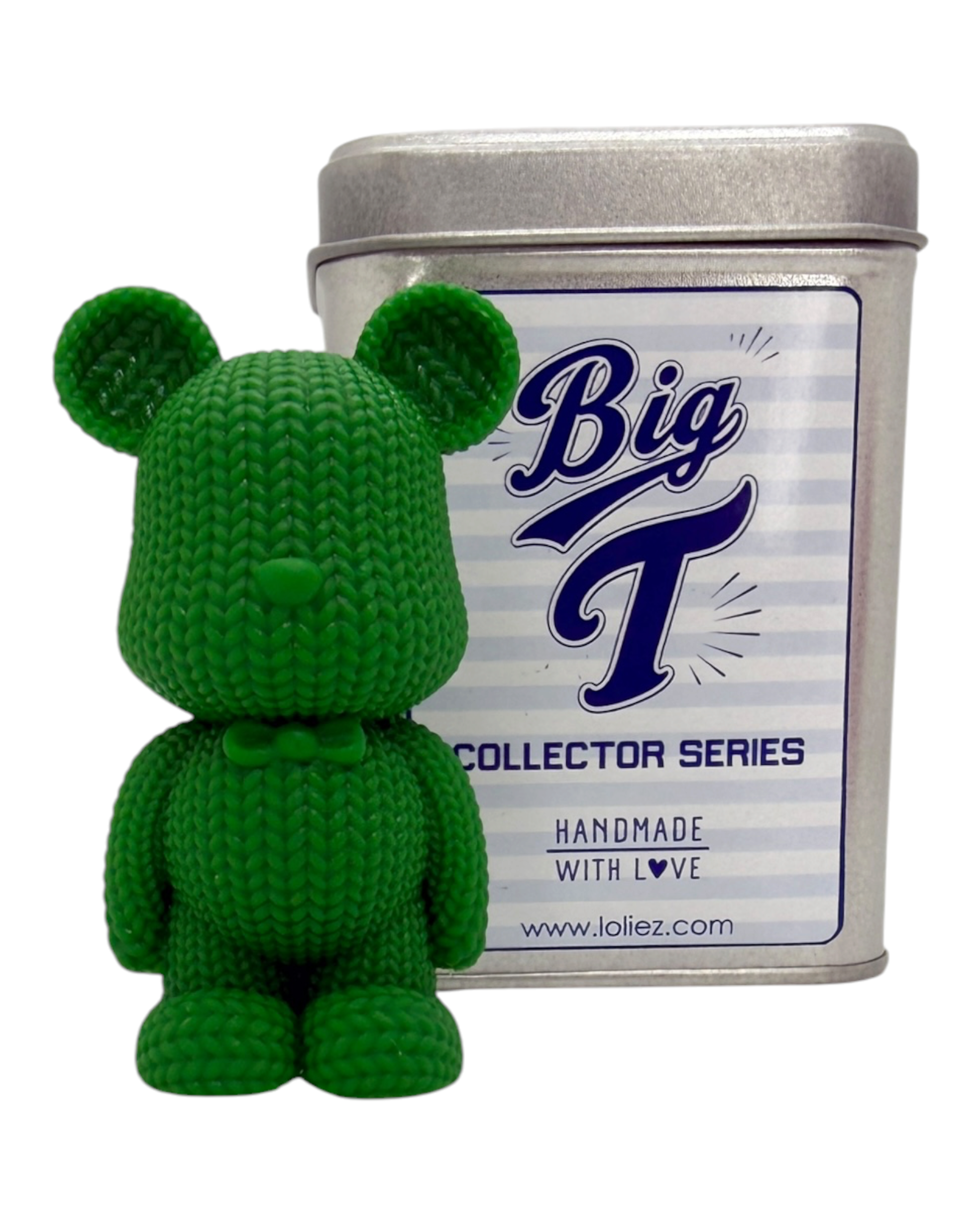 Big T Lucky Green, figurine décorative verte en résine époxy réalisée à la main, livrée dans une boîte collector avec son propre numéro d'adoption. Création artisanale Lolie'z.