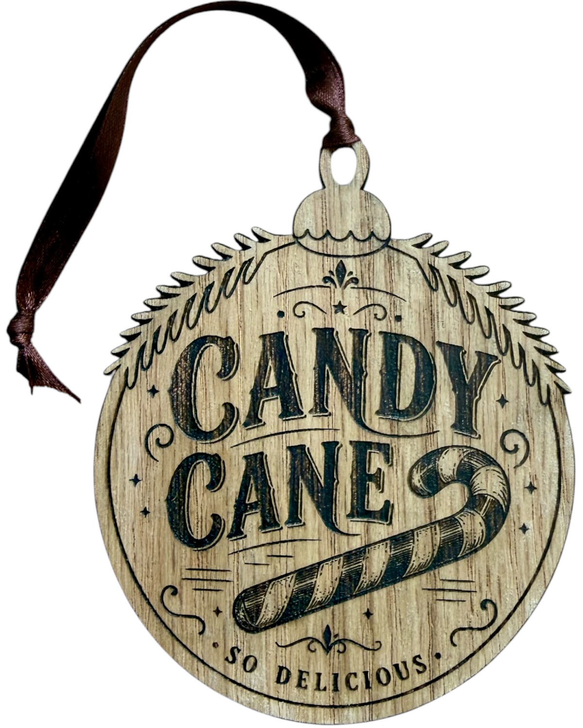 Boule de Noël Candy Cane en bois découpé et gravé au laser avec illustration de sucre d’orge.