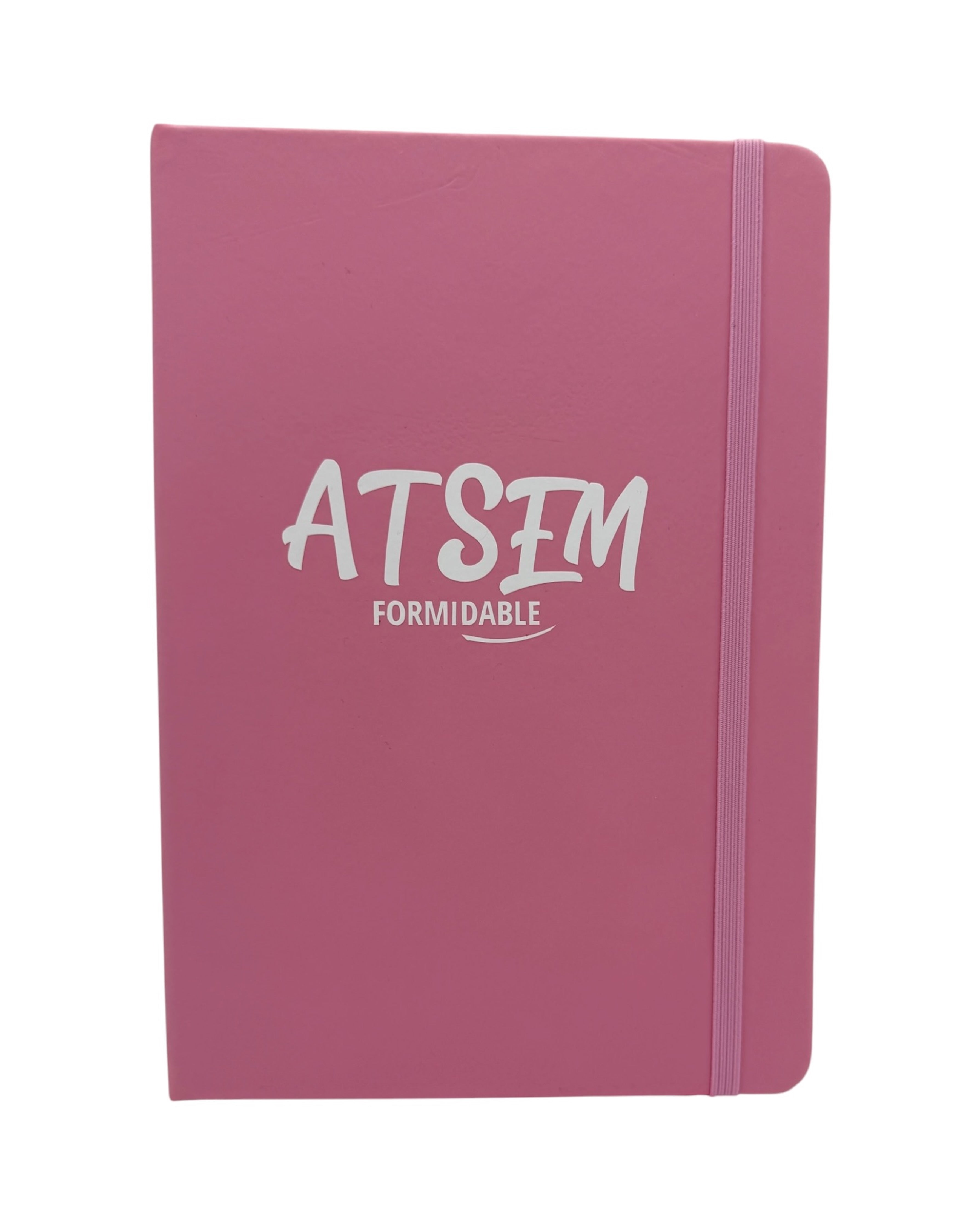 Notebook rose 96 pages avec inscription blanche “ATSEM Formidable” sur la couverture.