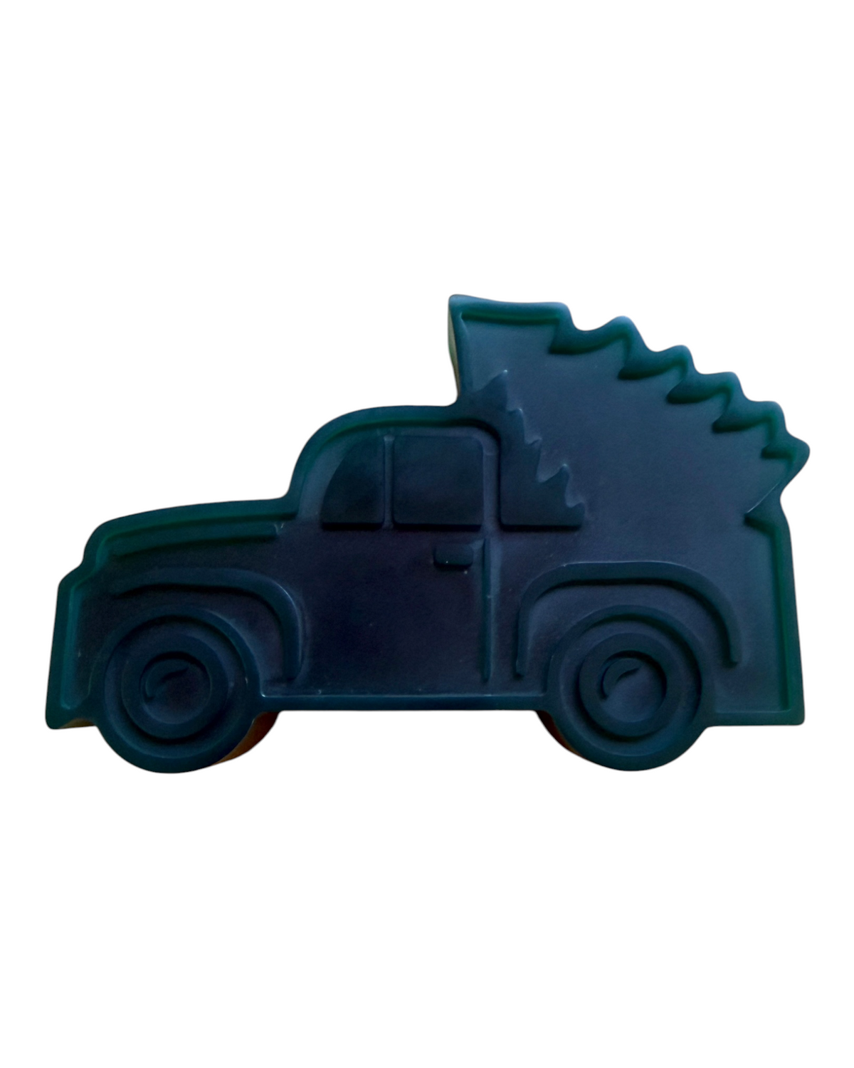 Décoration de Noël en résine époxy en forme de camion rétro transportant un sapin.