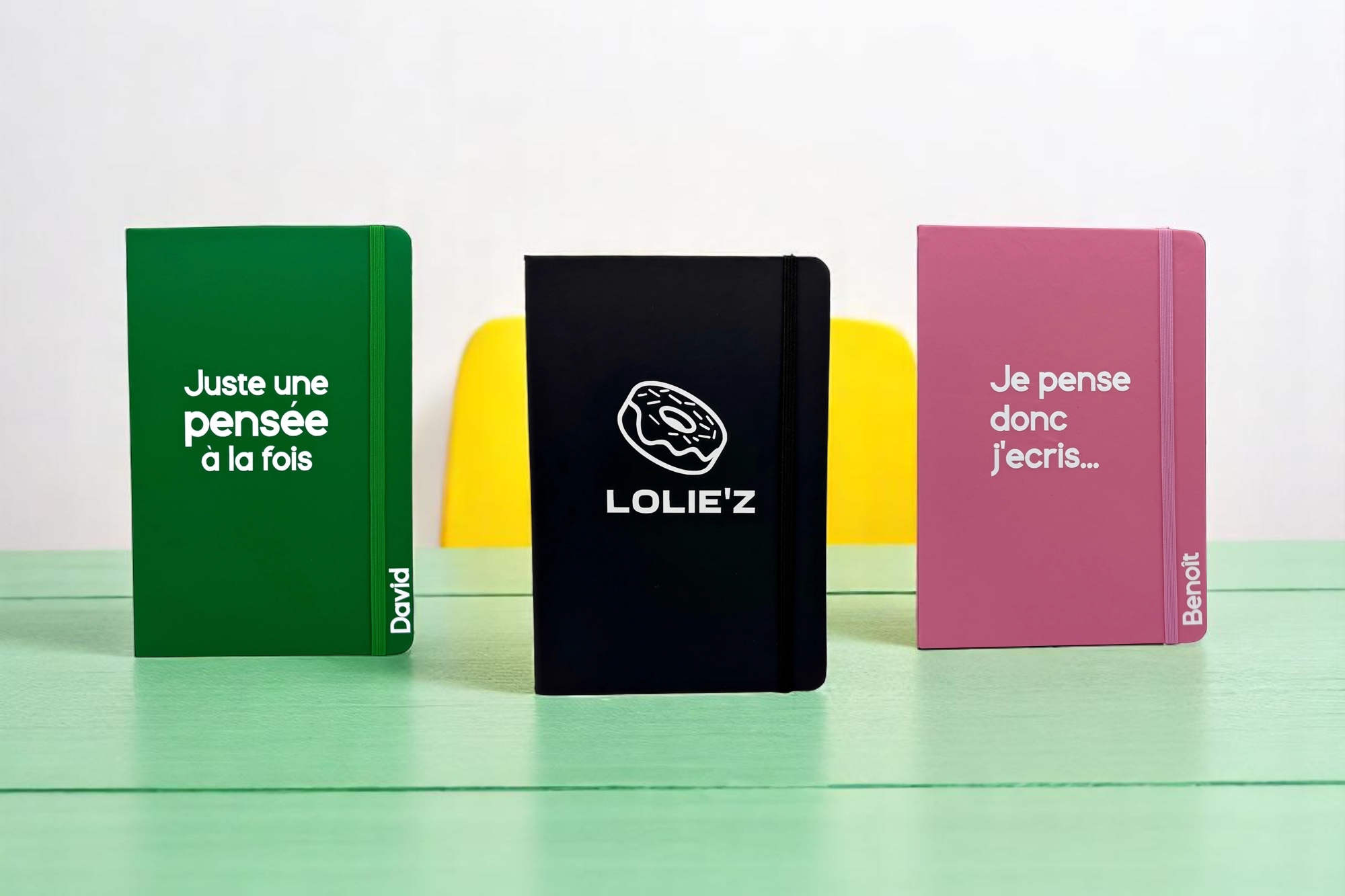 Carnet personnalisé avec prénom sur la couverture, design unique, parfait pour noter tes idées et offrir en cadeau.