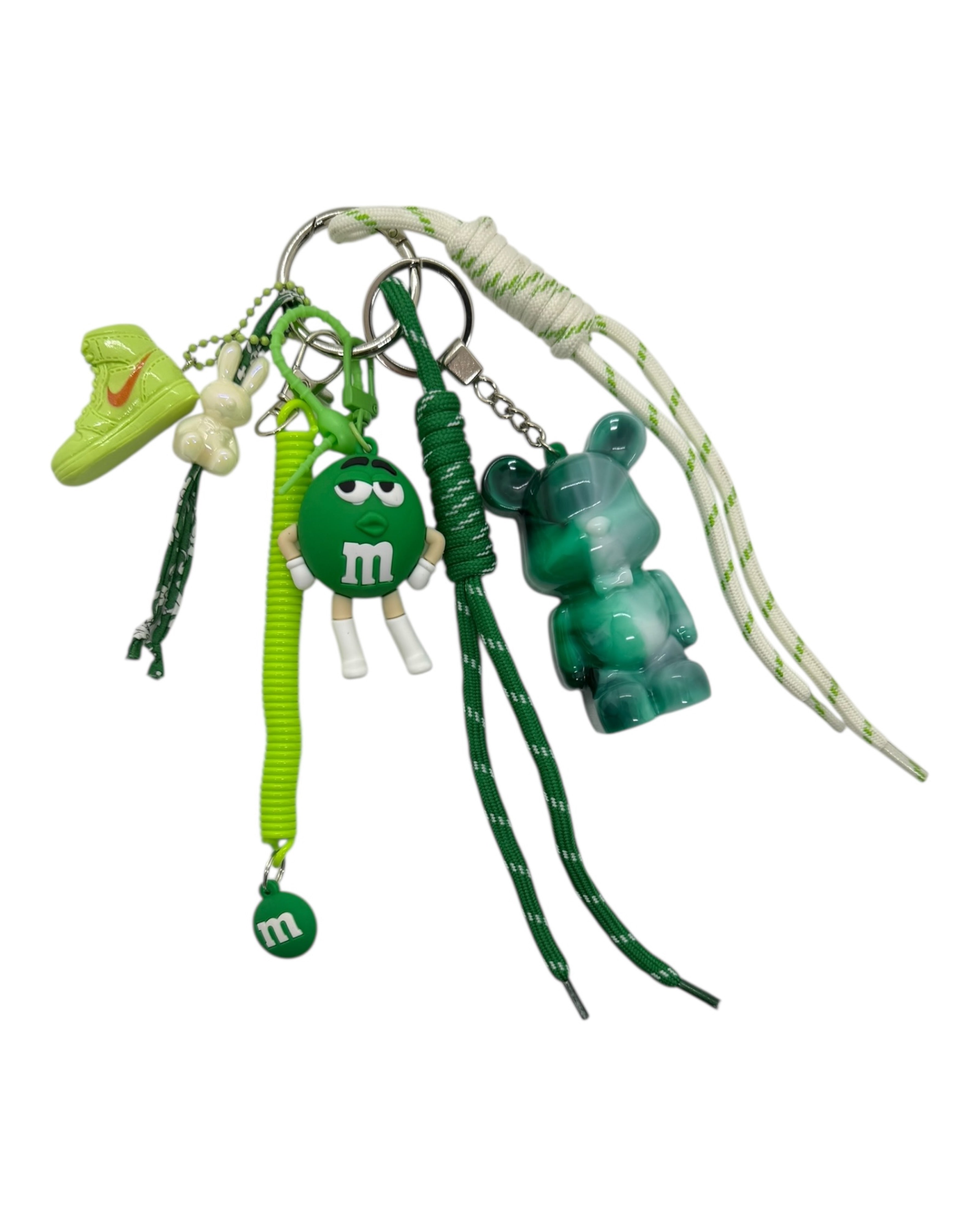 Grigri Teddy’z vert fait main aux nuances green punchy, accessoire fun et stylé à clipser sur un sac ou des clés.