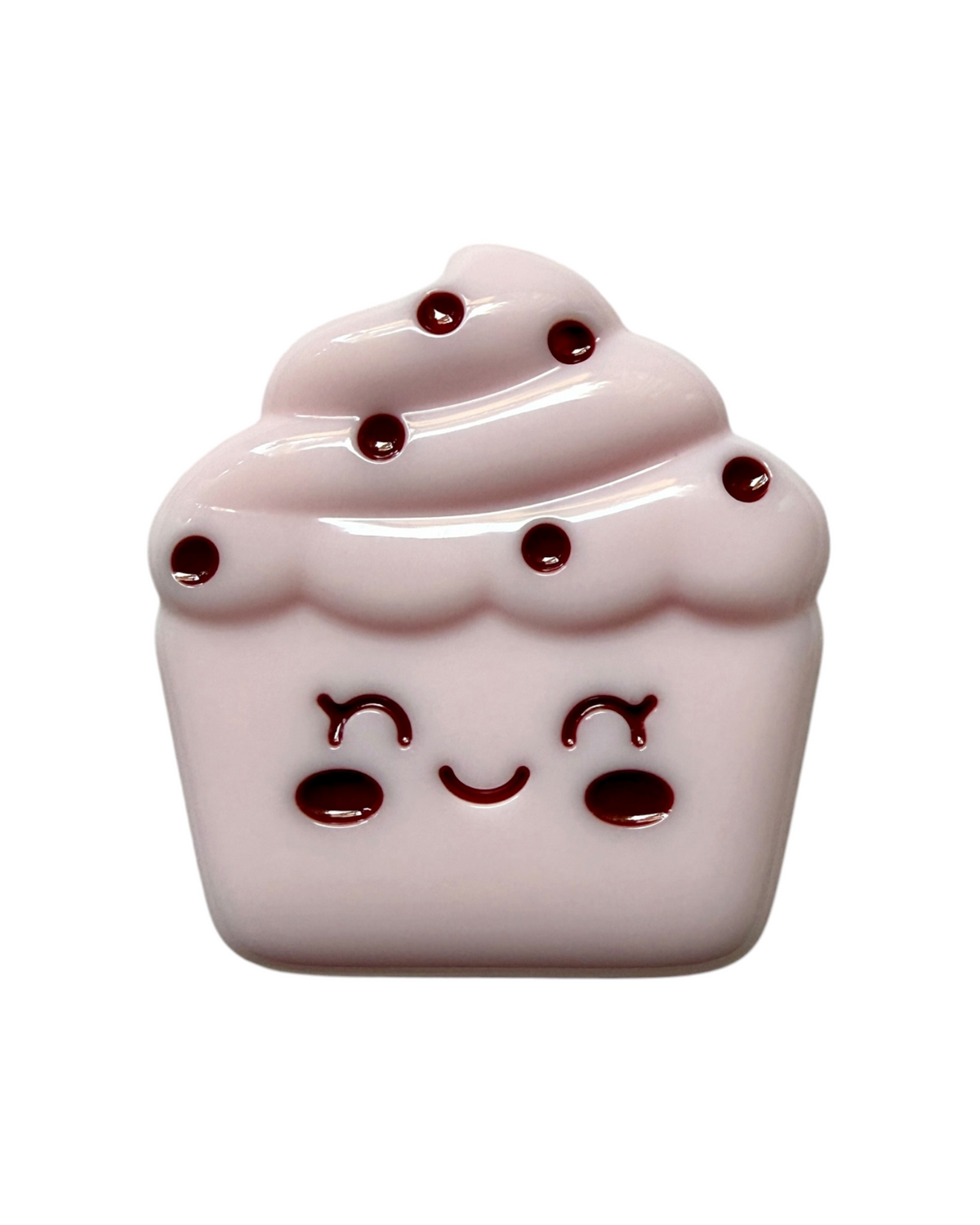 Little Cupcake rose de la Cuties Bakery Lolie’z, création décorative faite main en résine époxy avec chantilly, pépites rouges et petit visage kawaii.