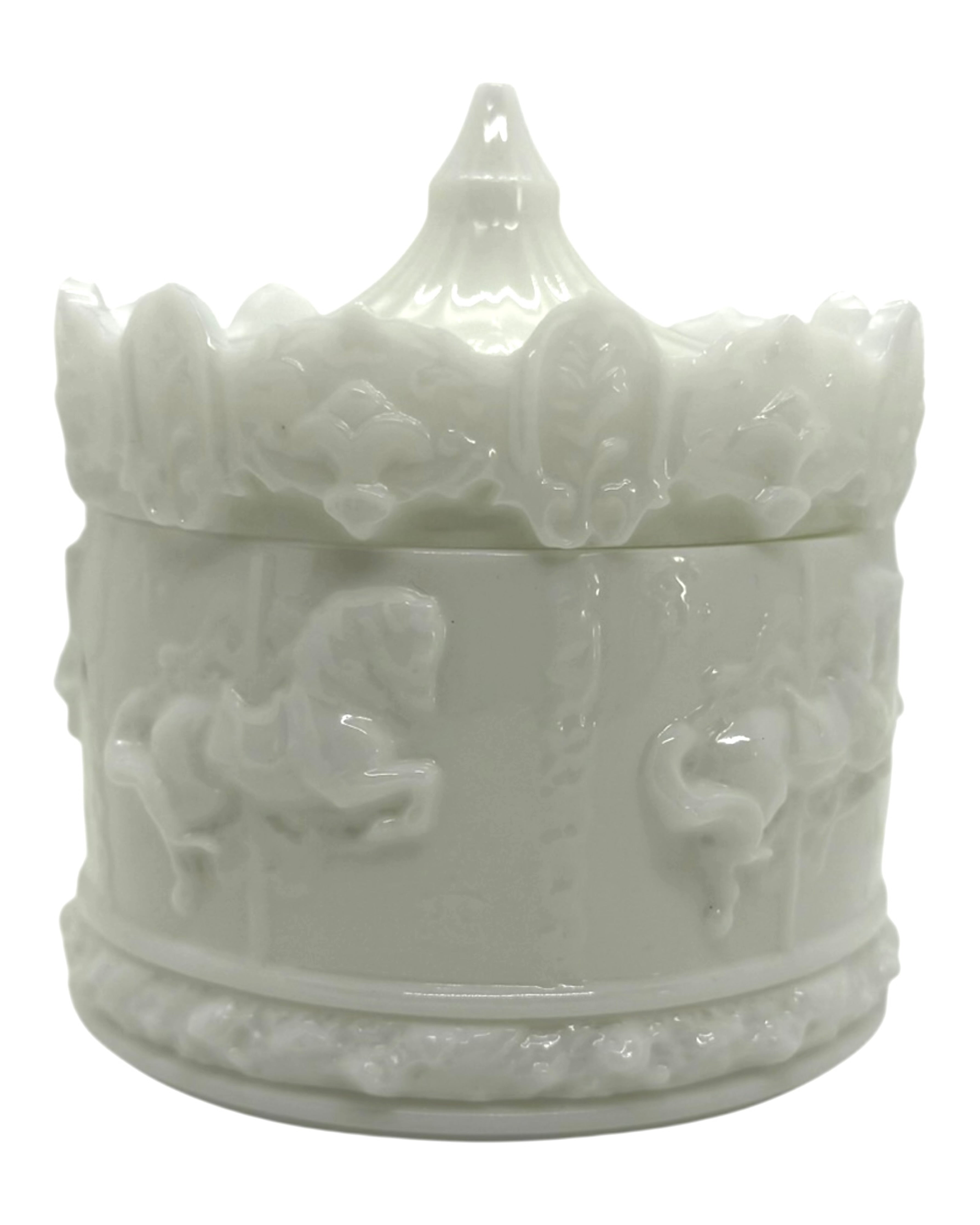 Boîte magic carousel blanc déco chambre enfant