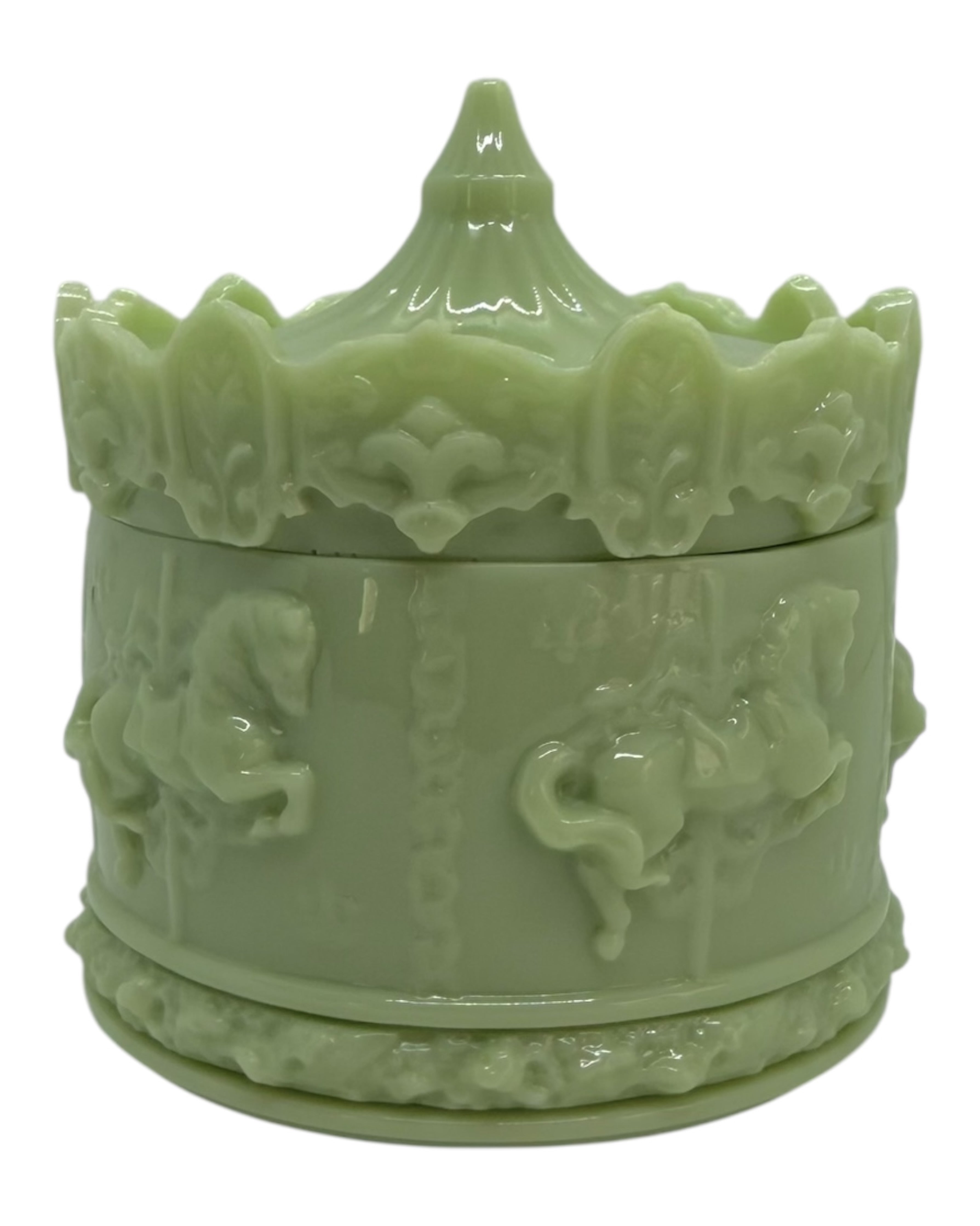 Magic Carousel vert en résine époxy, objet déco suspendu plein de poésie, un brin de douceur et de nostalgie.