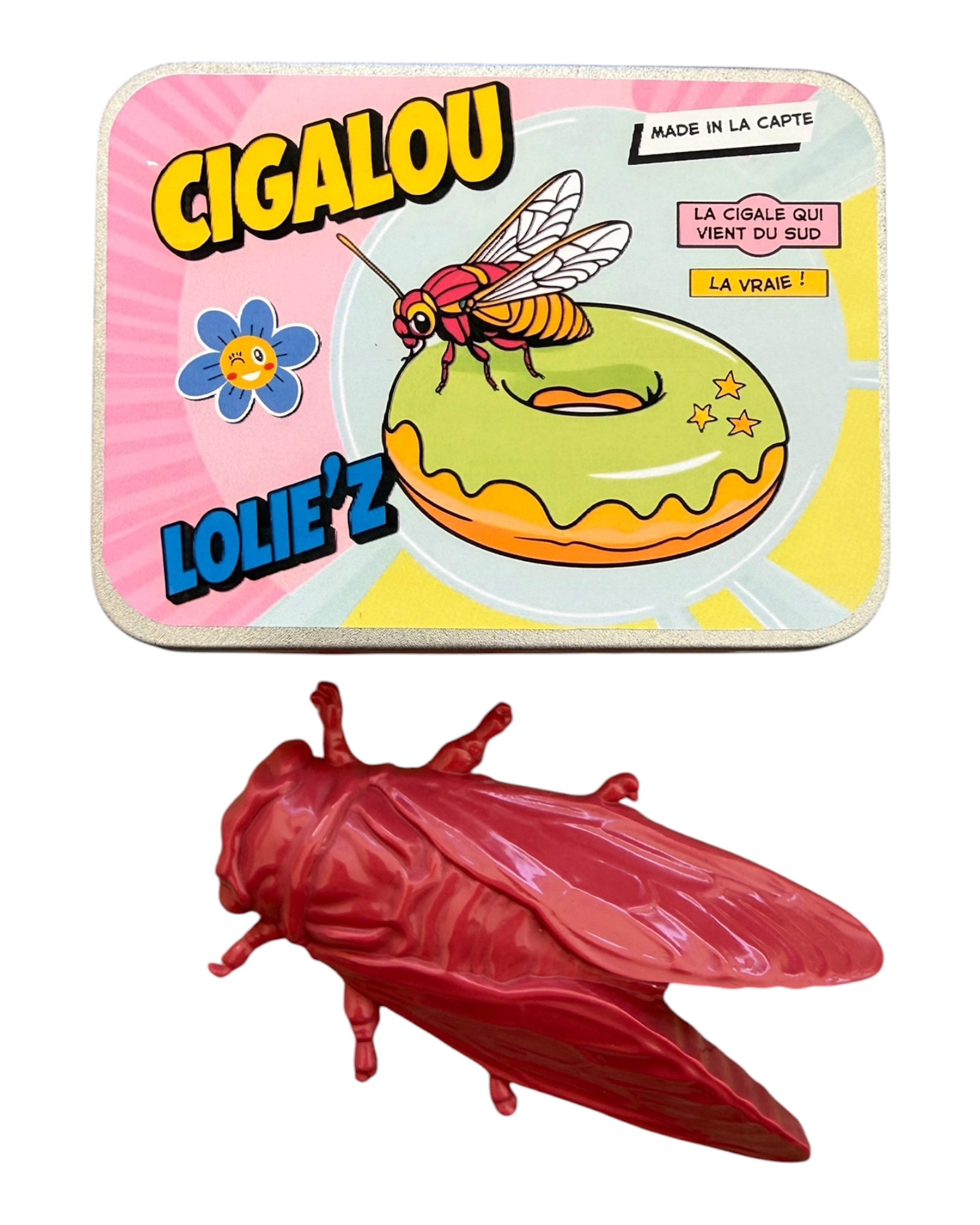 Cigalou Rosé, magnet cigale rose en résine époxy fait main en Provence, finition brillante et couleur lumineuse inspirée de l’art de vivre méditerranéen.