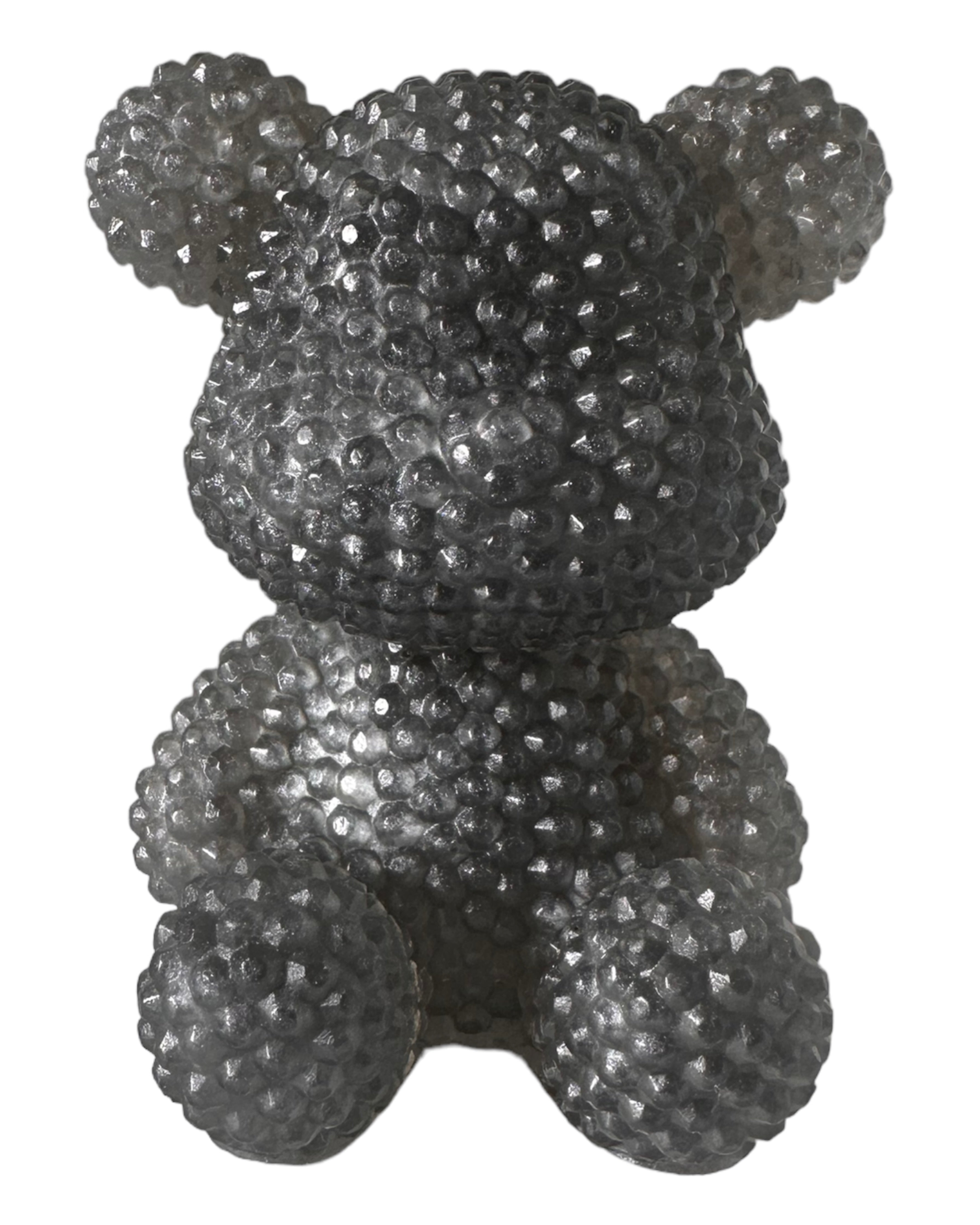Ours Bubble Ted Silver en résine époxy gris fumé avec texture bullée et reflets argentés.