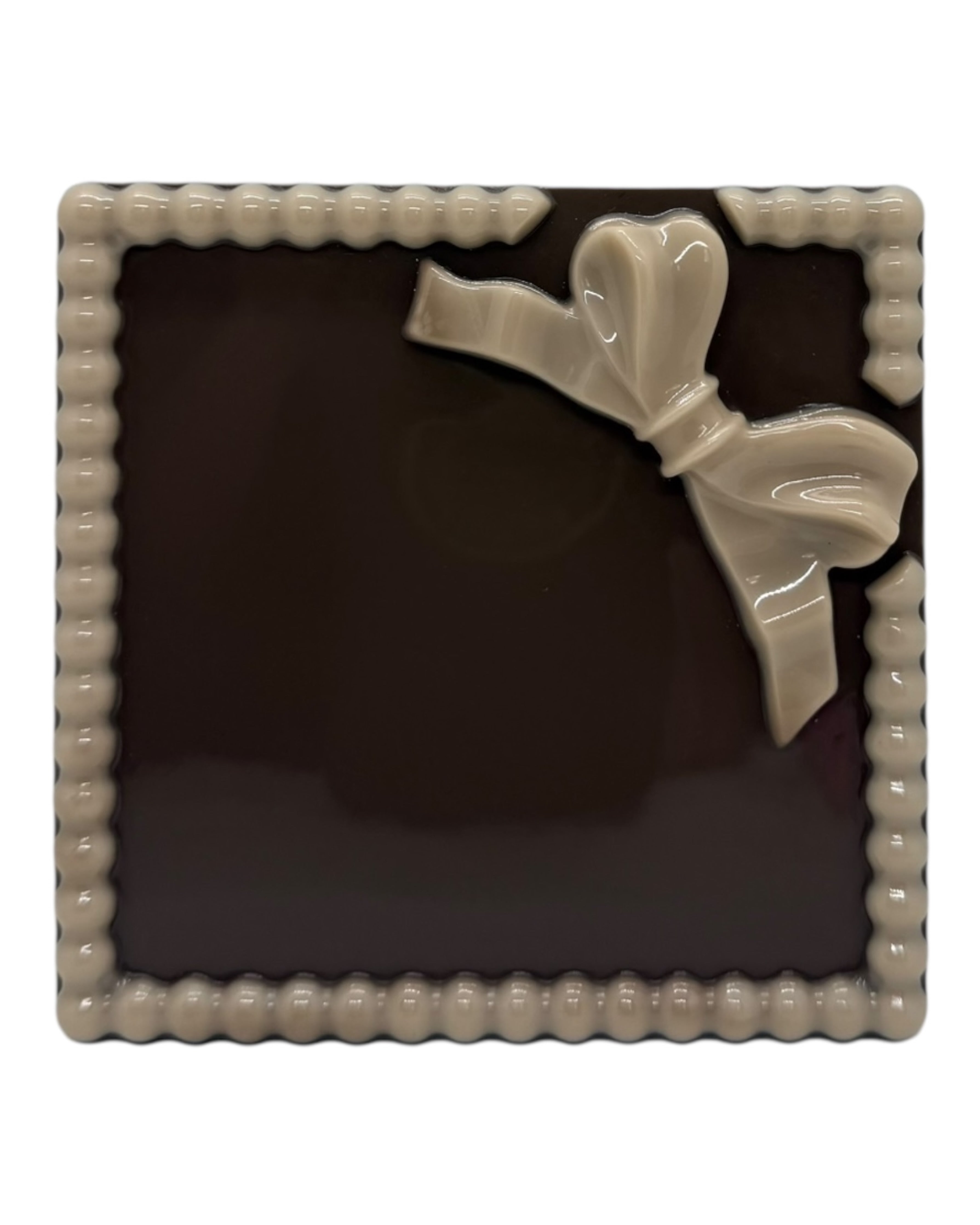Ribbon’Carré intégré dans une ambiance déco douce et chaleureuse, accessoire design pour une maison cosy.