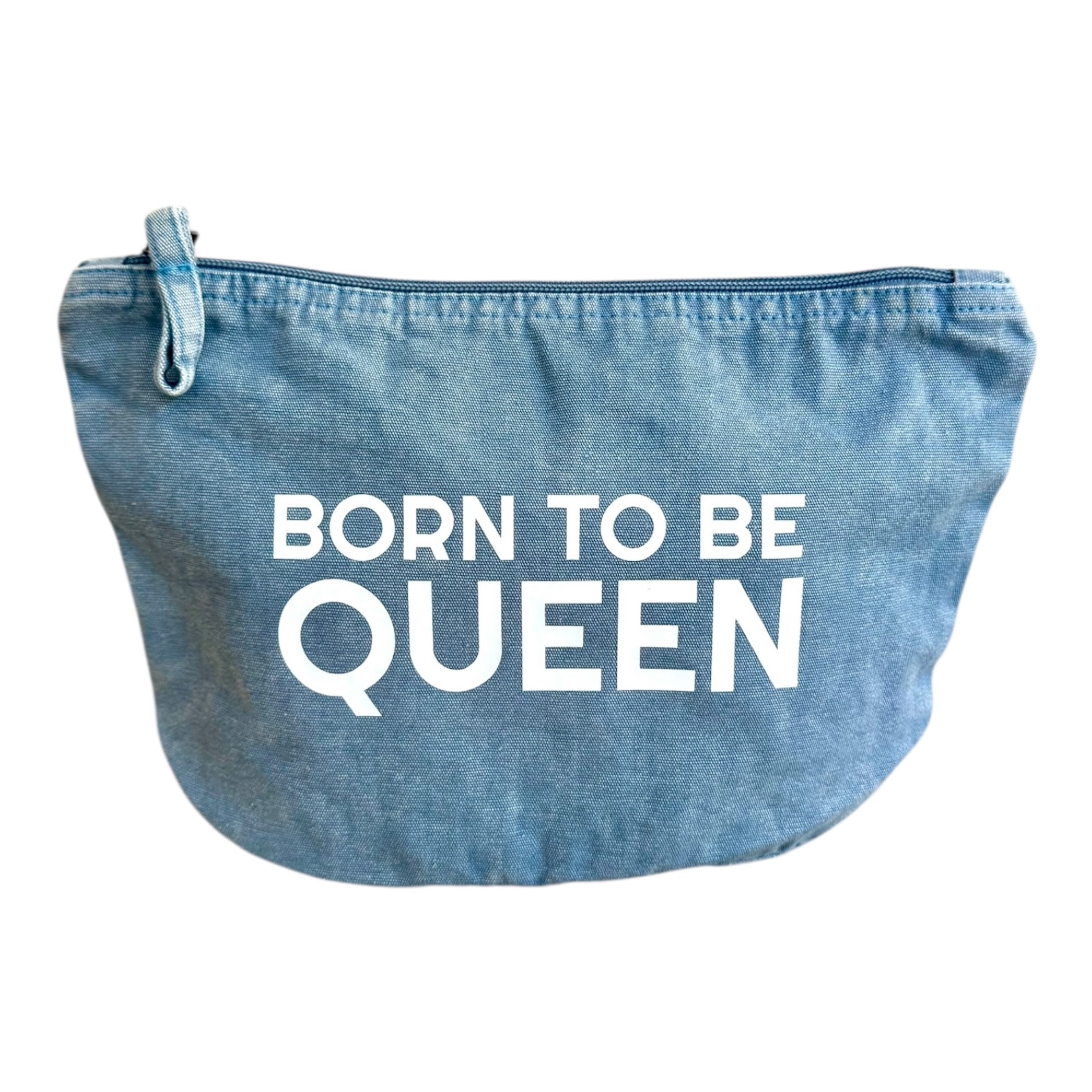 Pochette Poppy en denim avec inscription Born to be Queen. coton recyclé