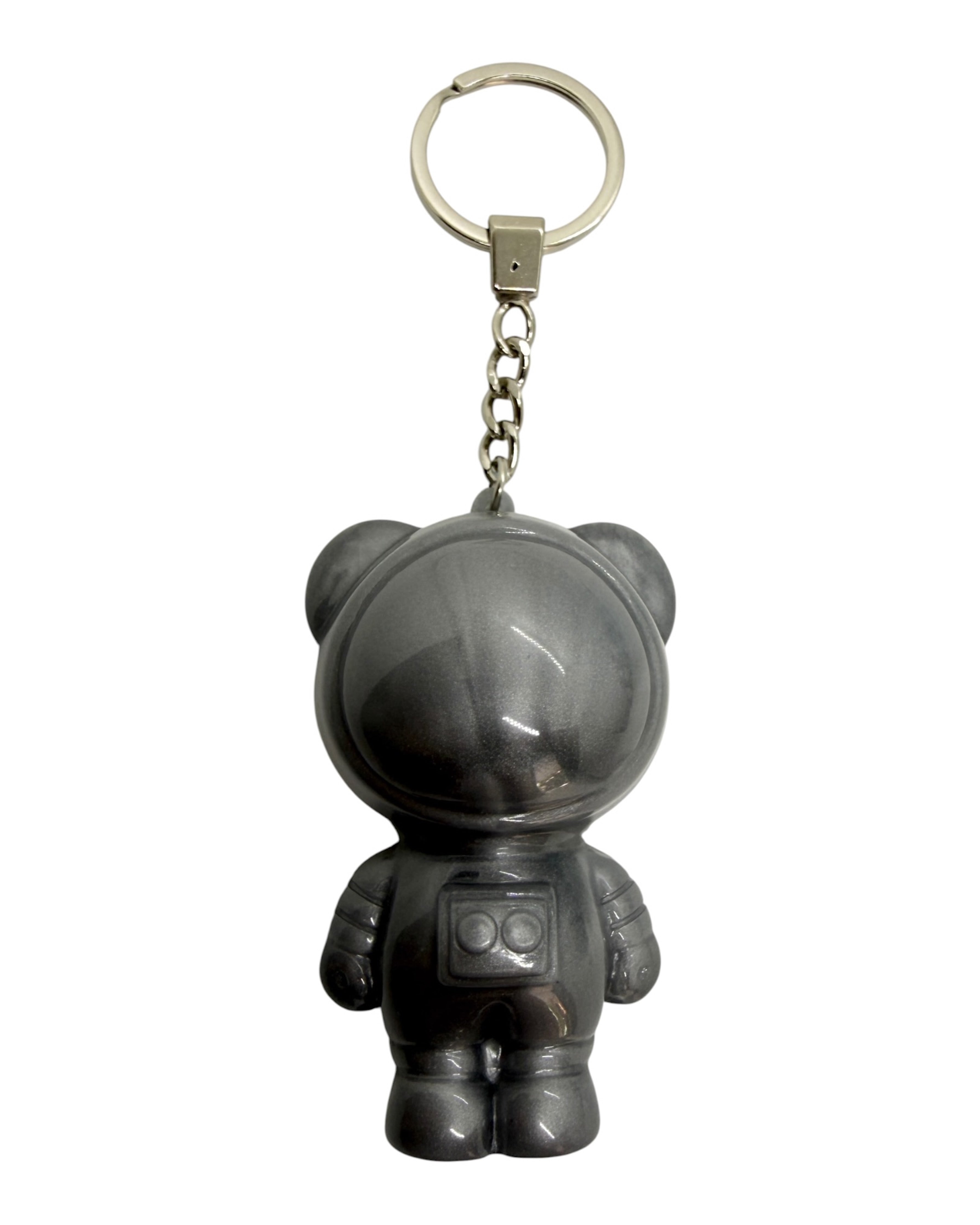 Astro Bear gris foncé fait main en résine époxy avec finitions brillantes et effet cosmique.
