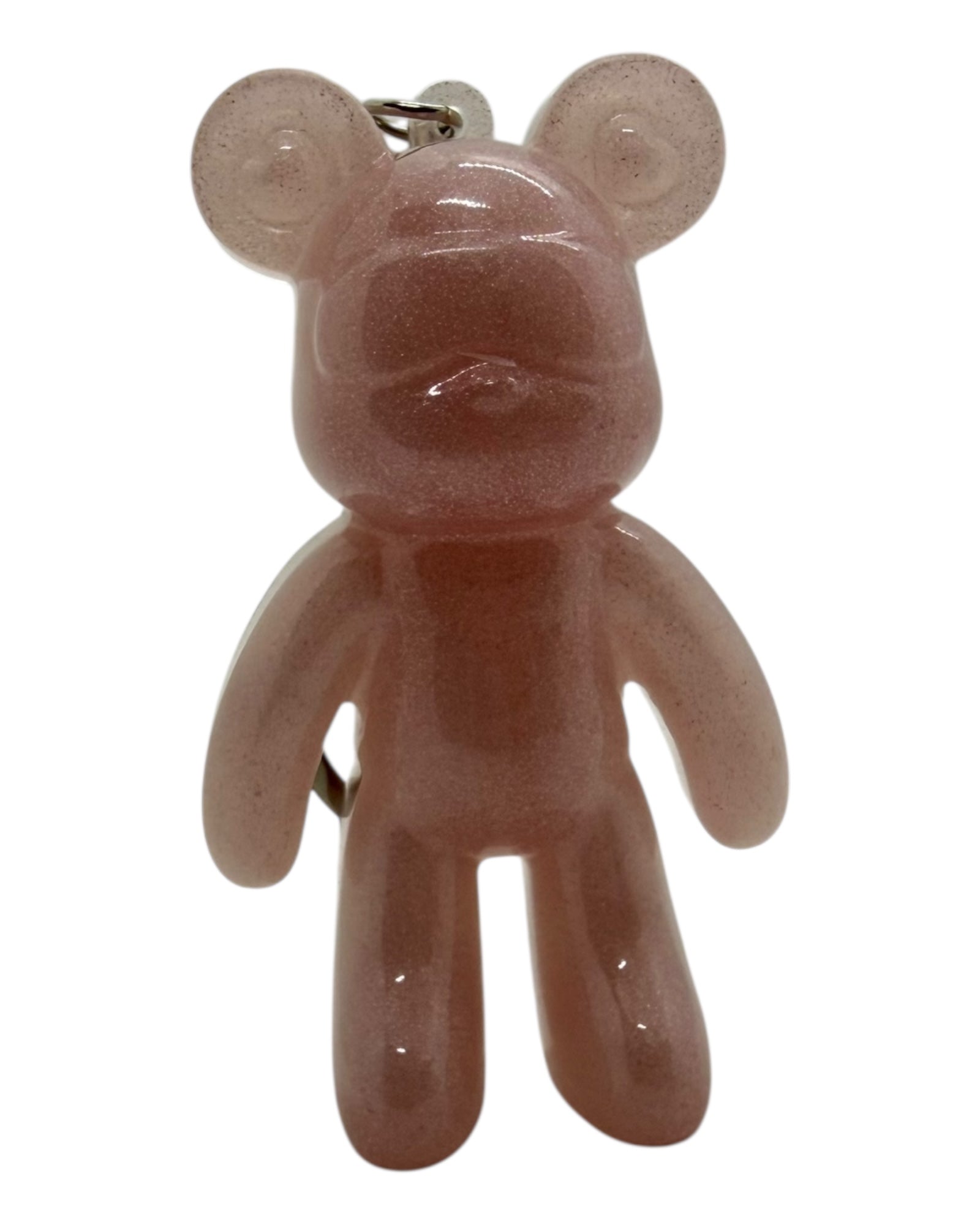 Porte-clés Urban Ted Pink en résine époxy, réalisé à la main, au look urbain et décontracté, avec des lunettes de soleil et un design stylé.