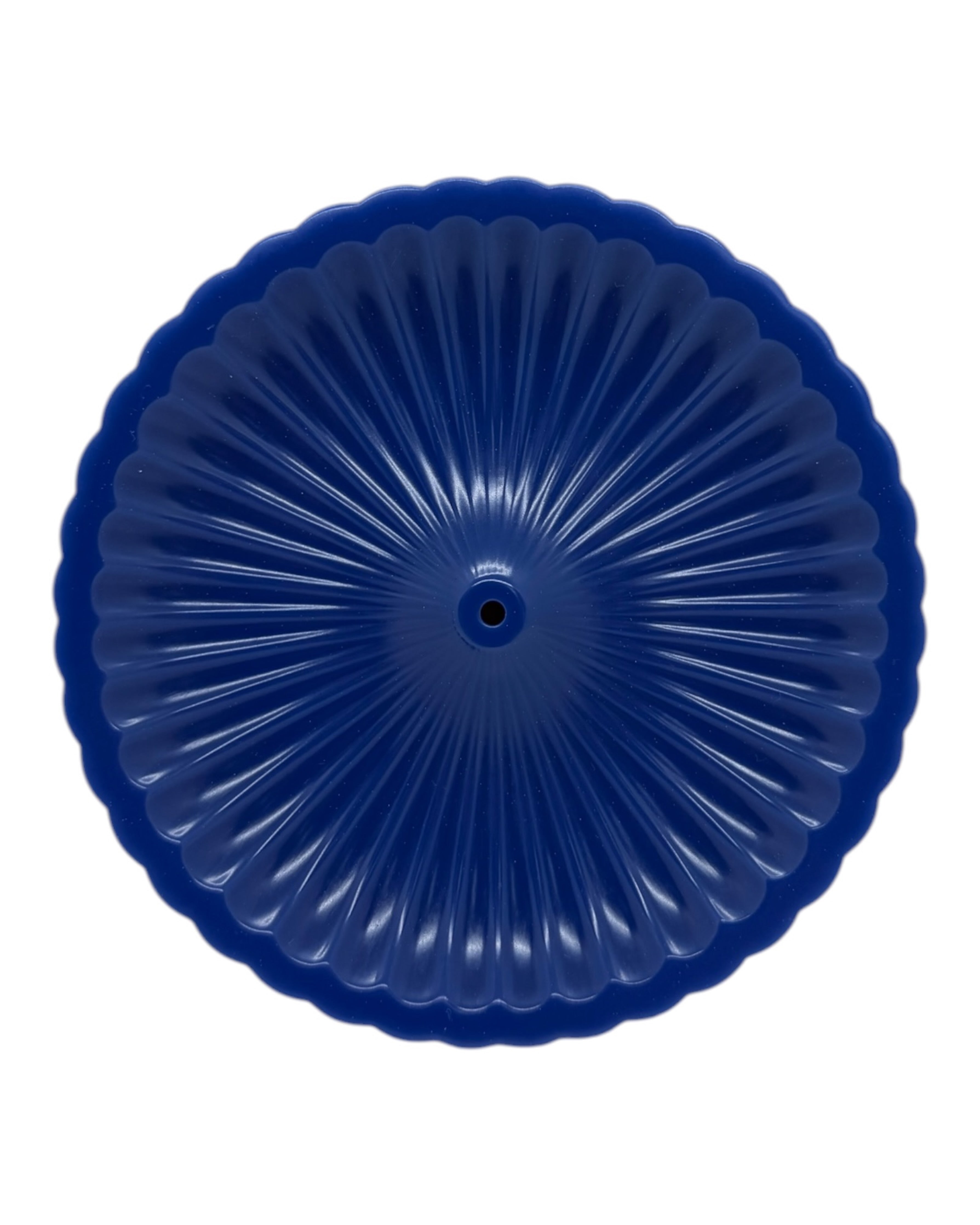 Porte-encens Nami bleu marine en résine époxy, aux lignes ondulées inspirées des vagues, objet décoratif fait main au style minimal et apaisant. Lolie'z