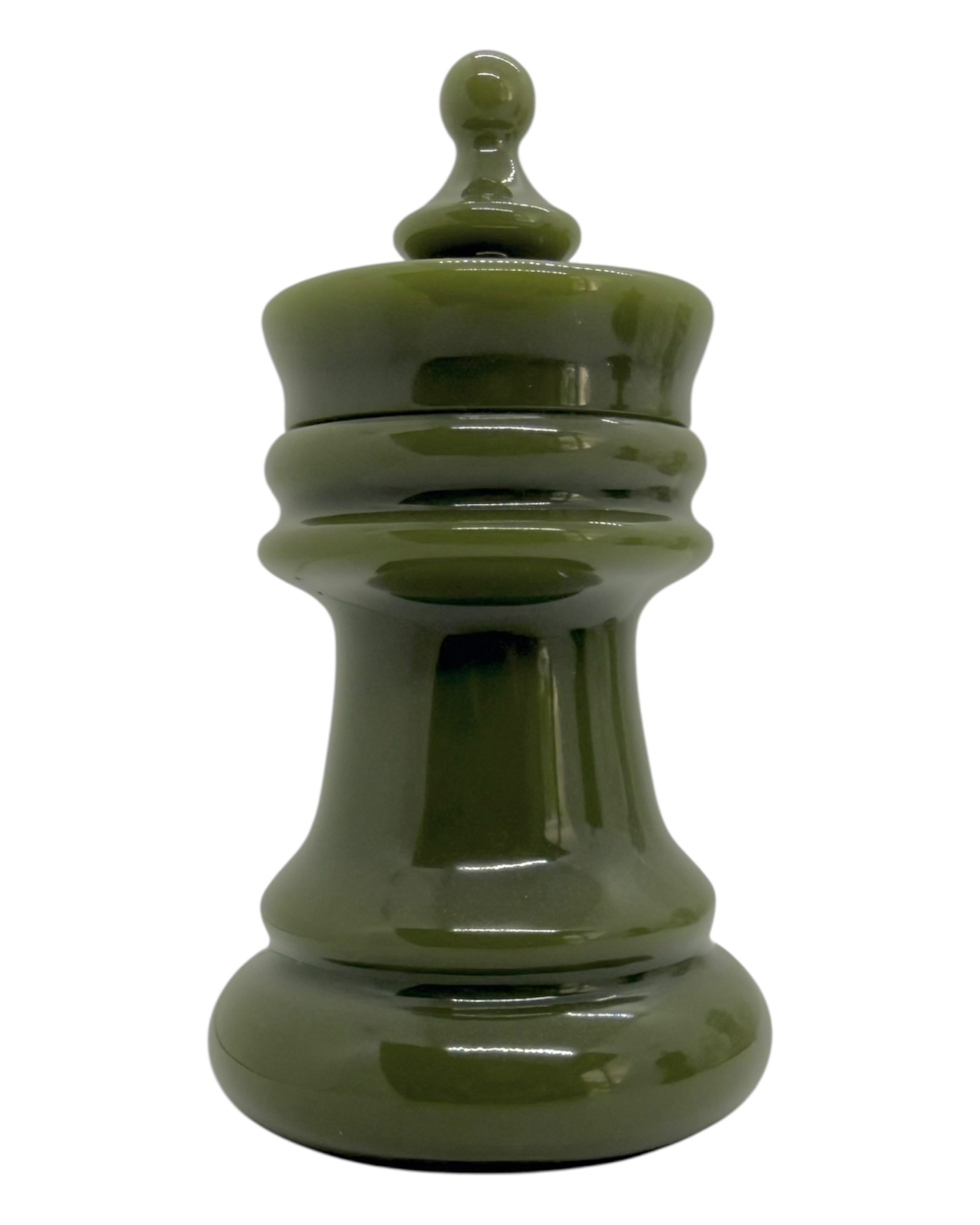 Ensemble decoratif de pieces d’echec roi et reine en resine epoxy, objets artisanaux design pour une ambiance royale et moderne.