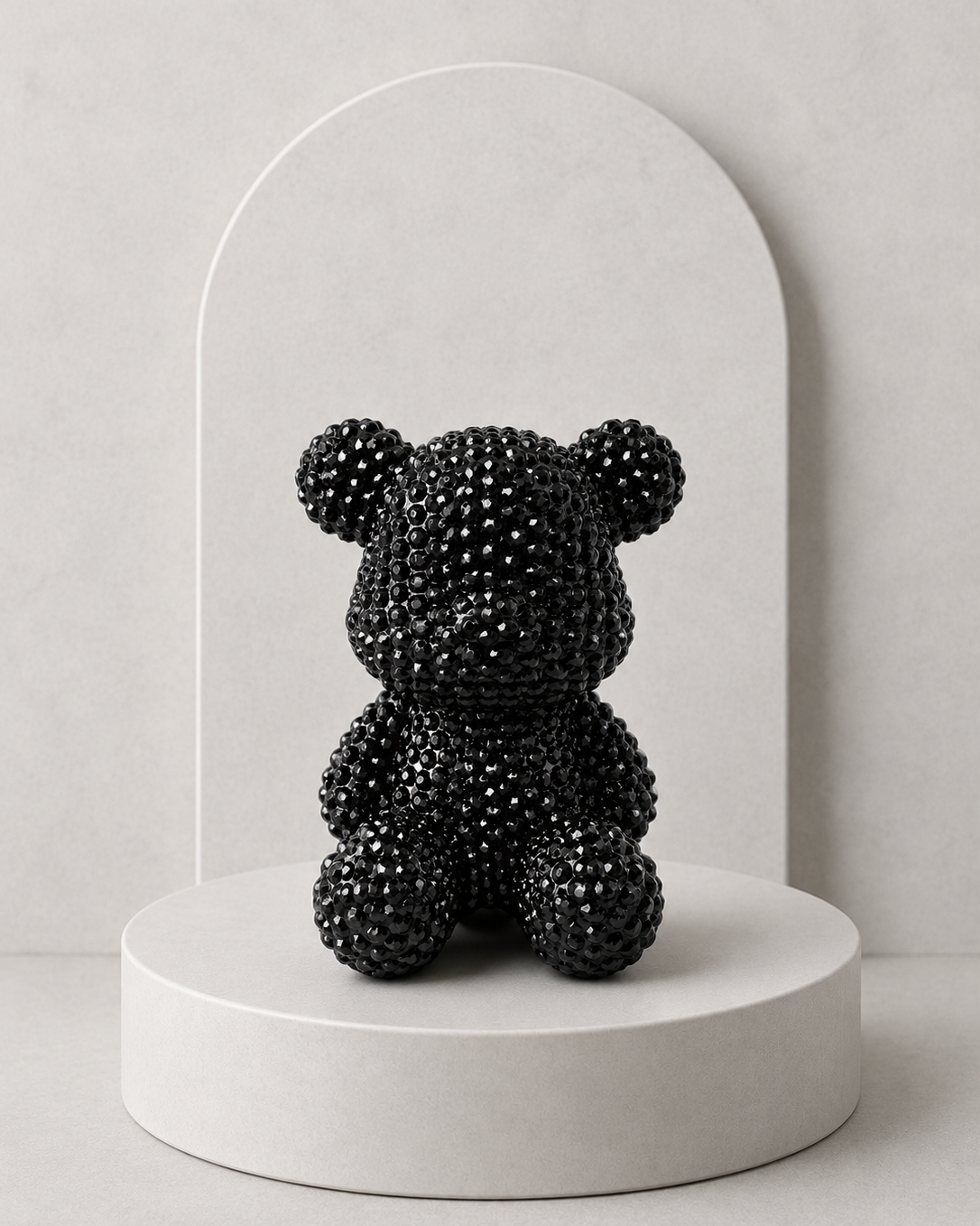 Bubble Ted Réglisse, ours décoratif noir glossy en résine époxy avec texture bullée brillante.