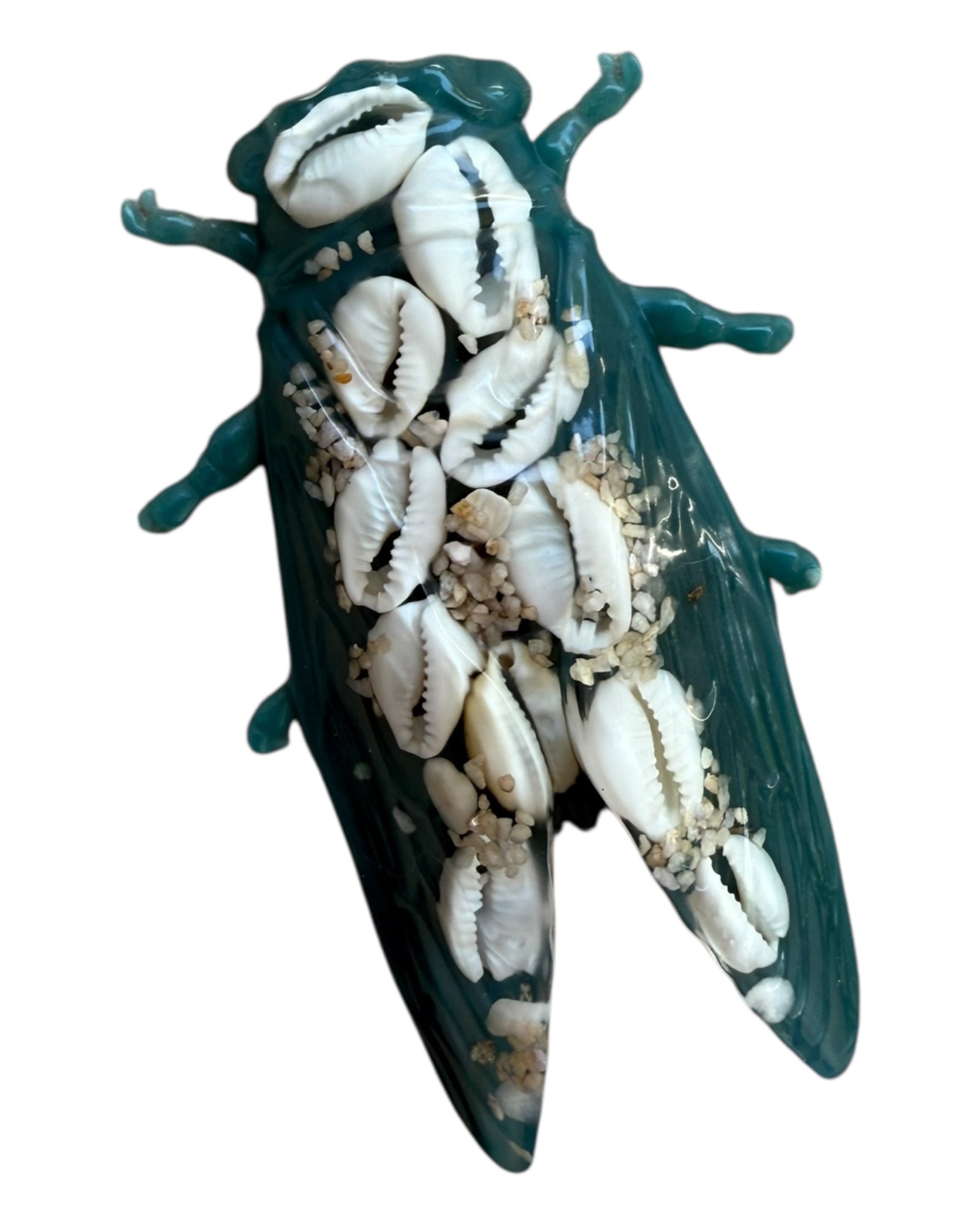 Figurine cigale élégante et raffinée, en résine époxy, accessoirisée avec soin, création unique faite main en Provence pour une déco chic.