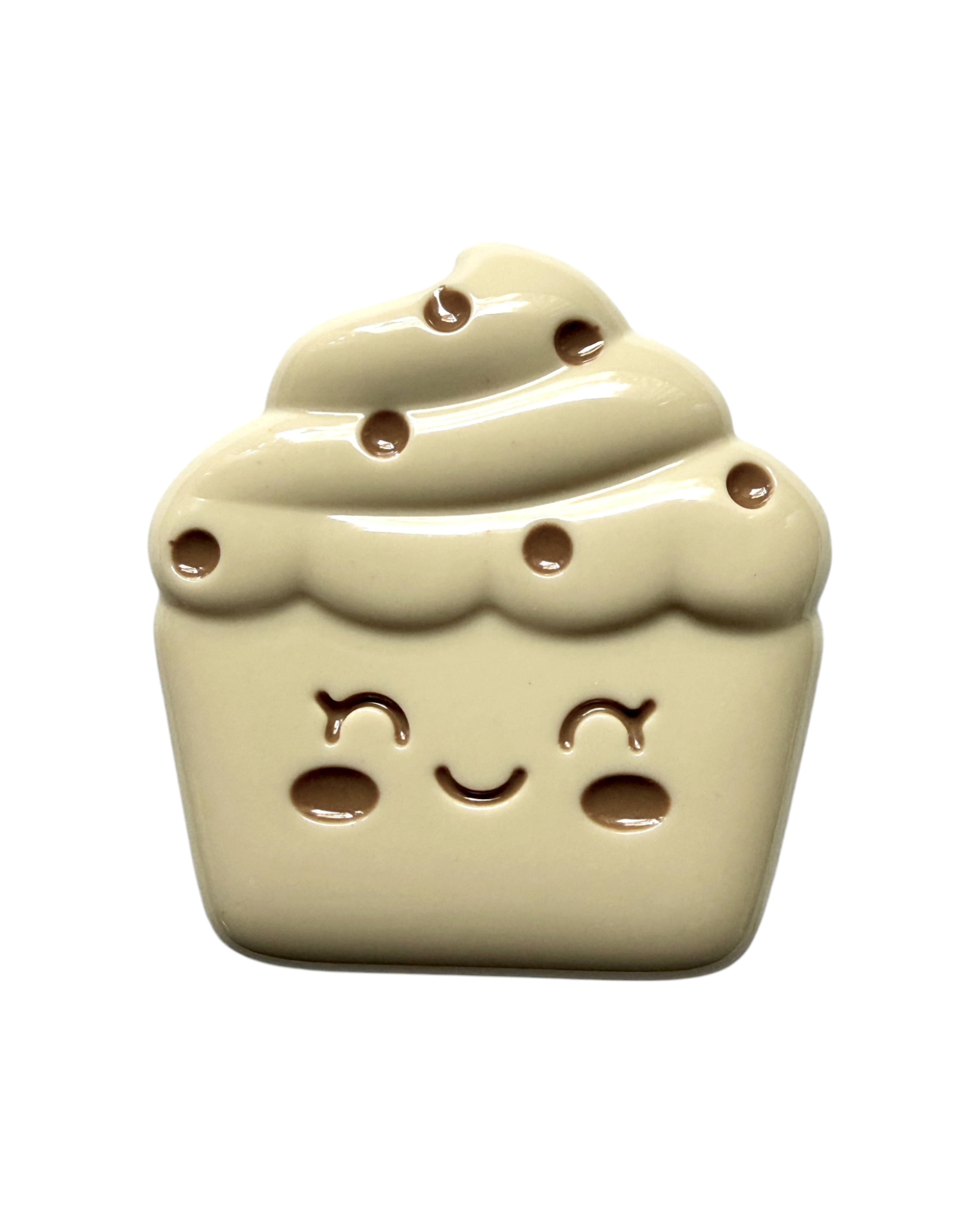 Little Cupcake beige de la Cuties Bakery Lolie’z, décoration en résine époxy faite main en forme de cupcake avec chantilly et visage kawaii.