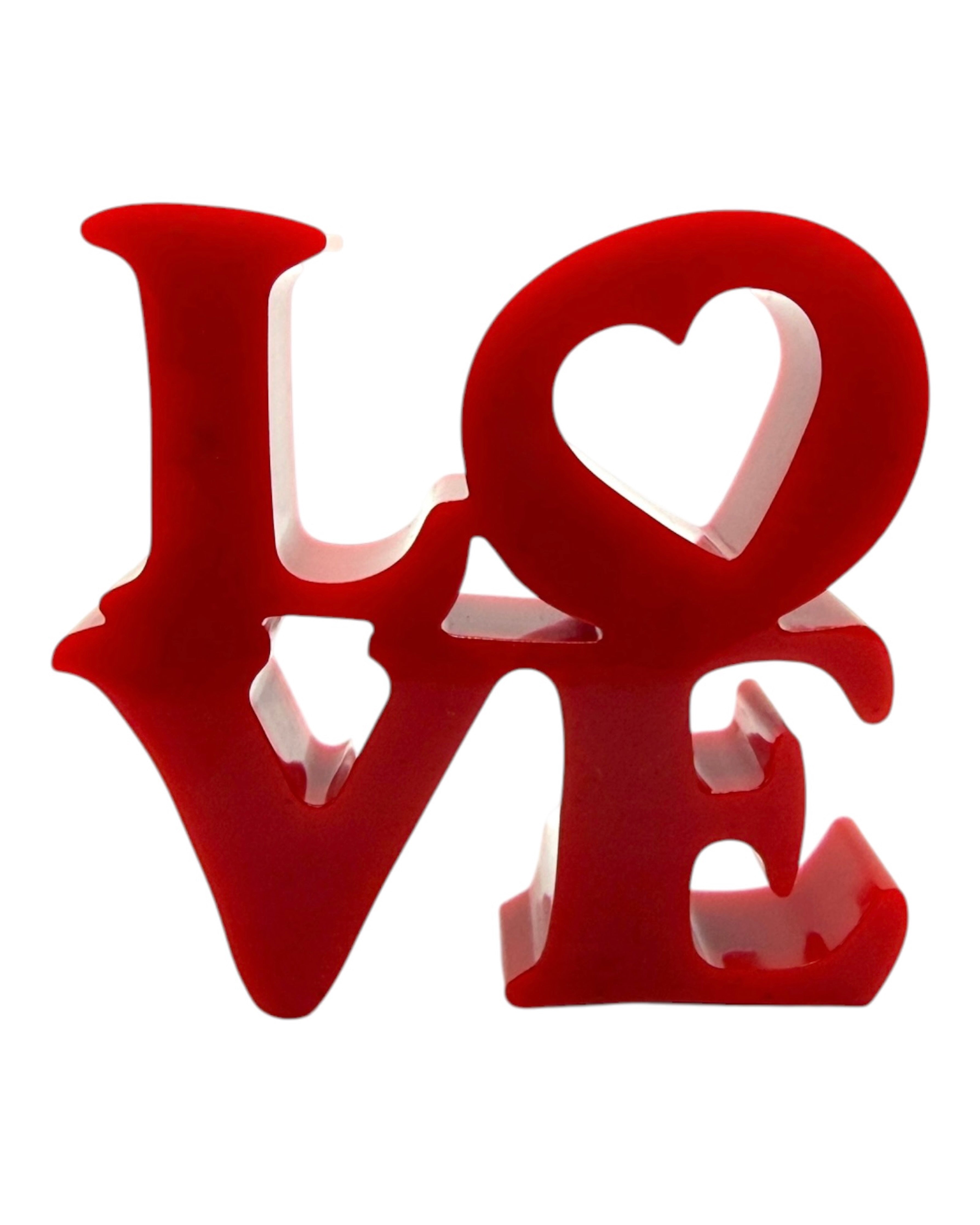 Objet déco Pop Love en résine époxy fait main, design graphique et moderne pour décoration intérieure contemporaine.