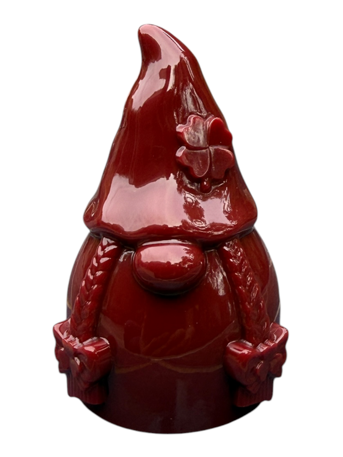 Gnome Barnaby rouge brillant avec bonnet à trèfle et cadeaux en résine époxy artisanale