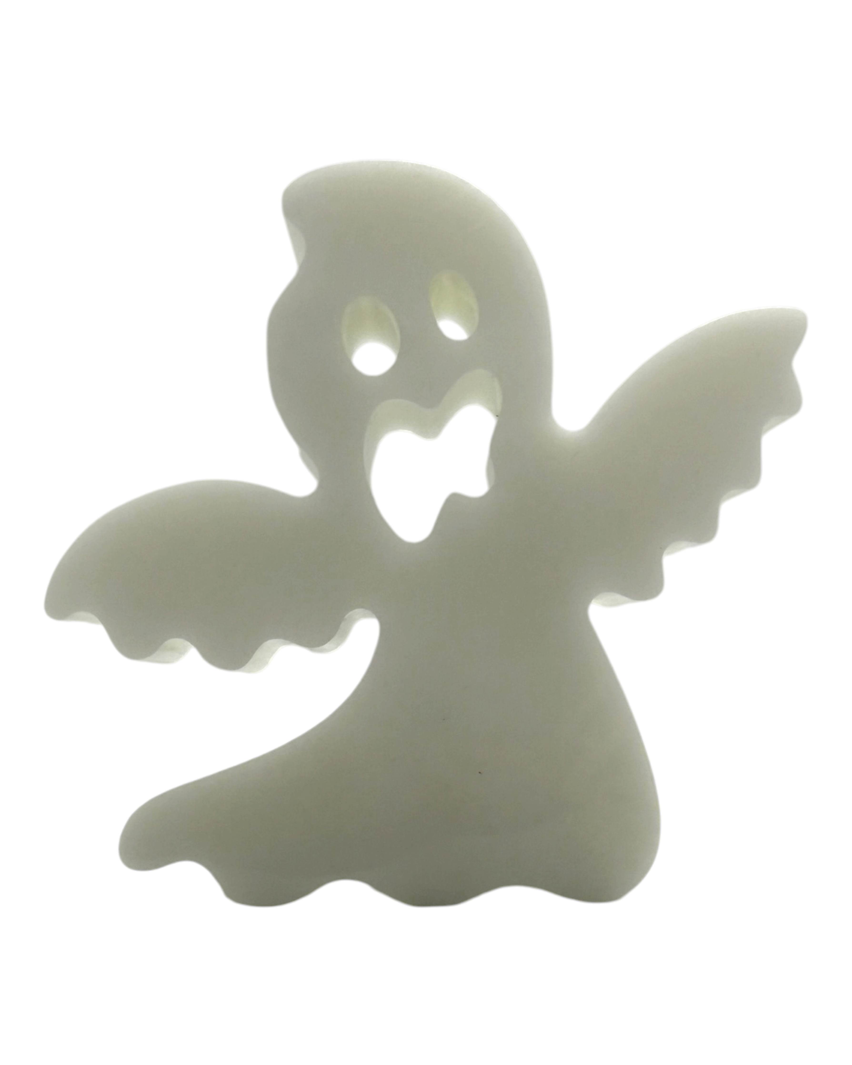 Fantôme Edgar en résine époxy blanche avec les bras levés, décoration artisanale pour Halloween.