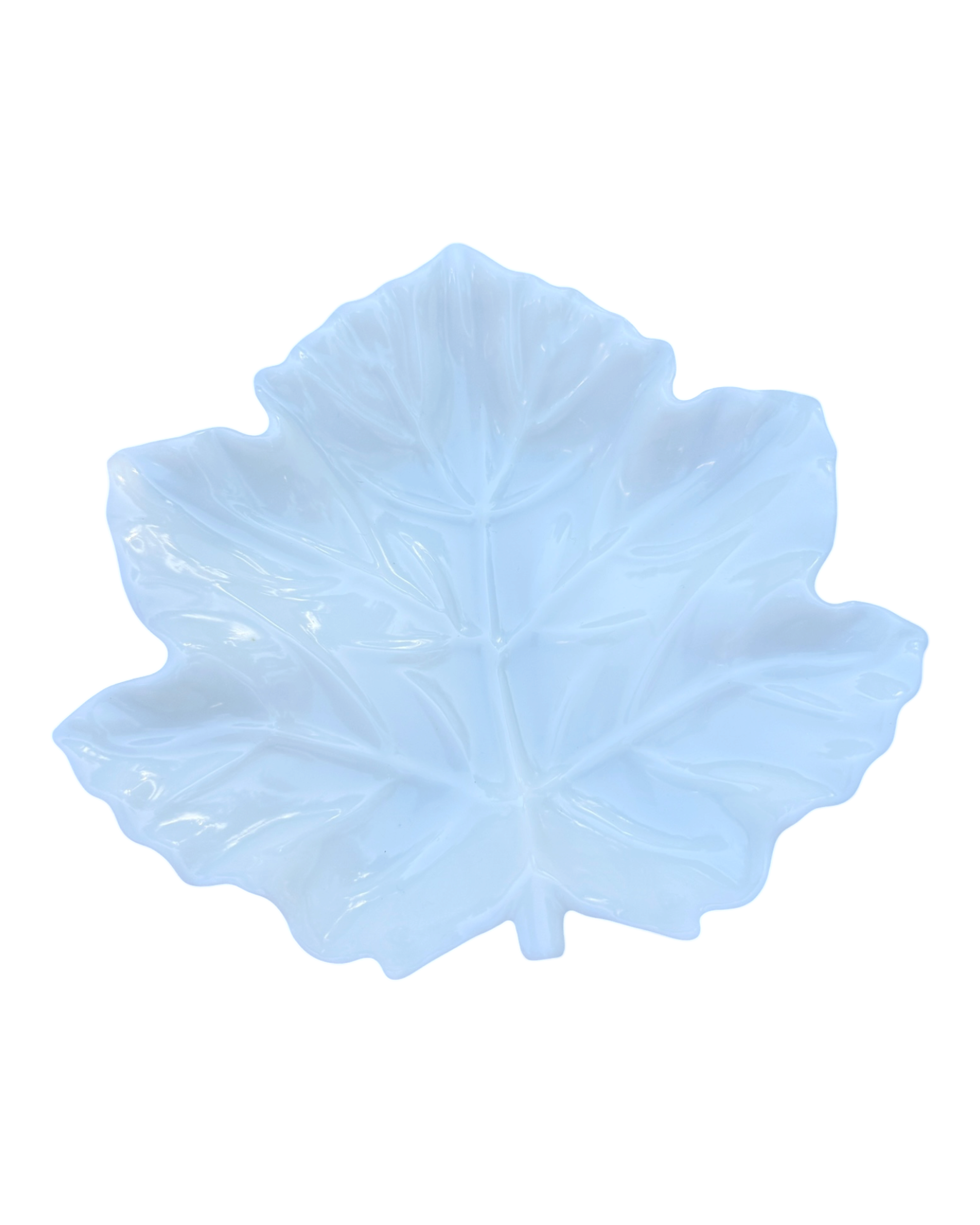 Vide-poche La Feuille en résine époxy blanche brillante, avec forme de feuille et nervures en relief, entièrement fait main.