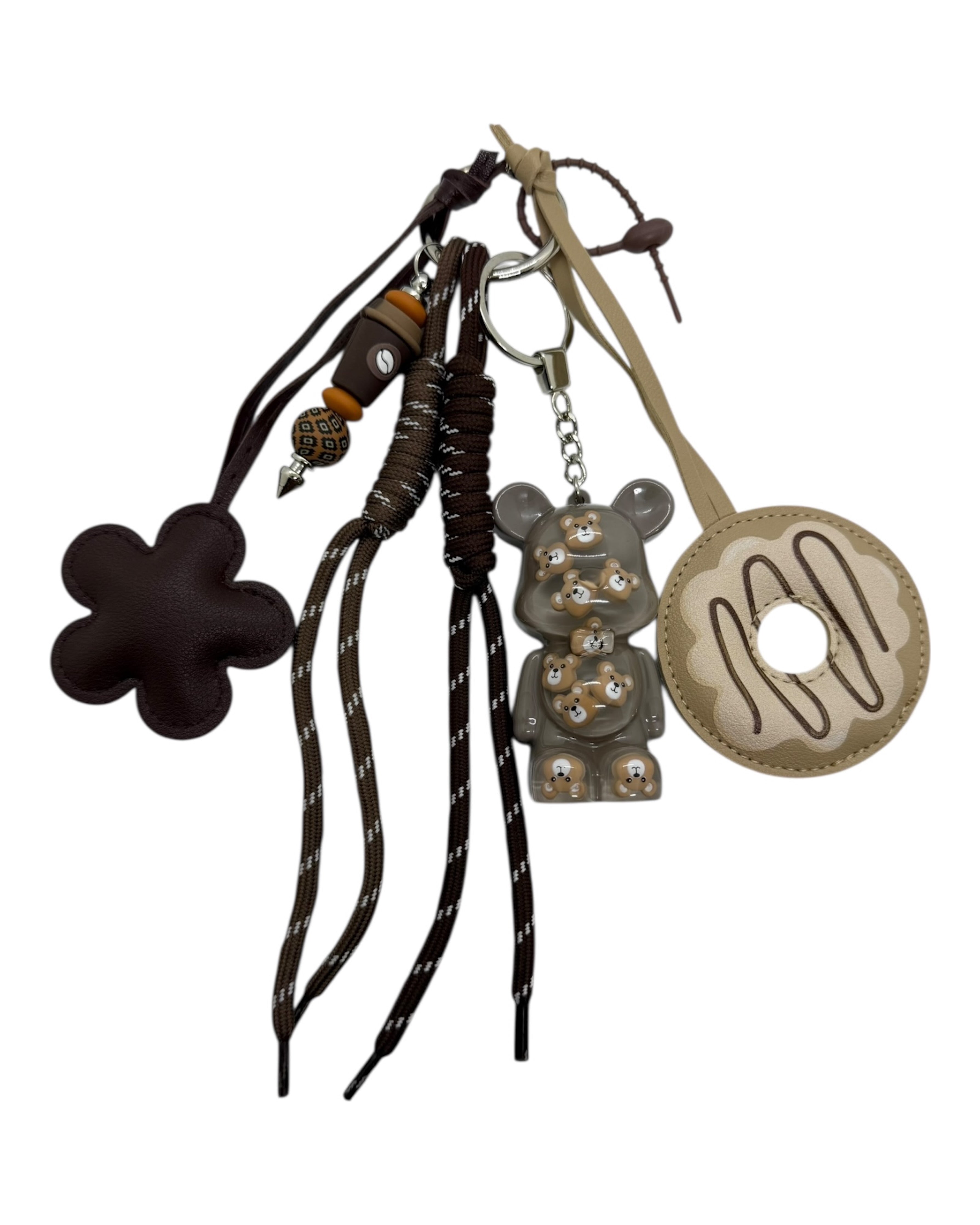 Grigri Choco Mood fait main aux tons chocolat et caramel avec Teddy’z brillant, accessoire decoratif cosy et unique a accrocher partout.