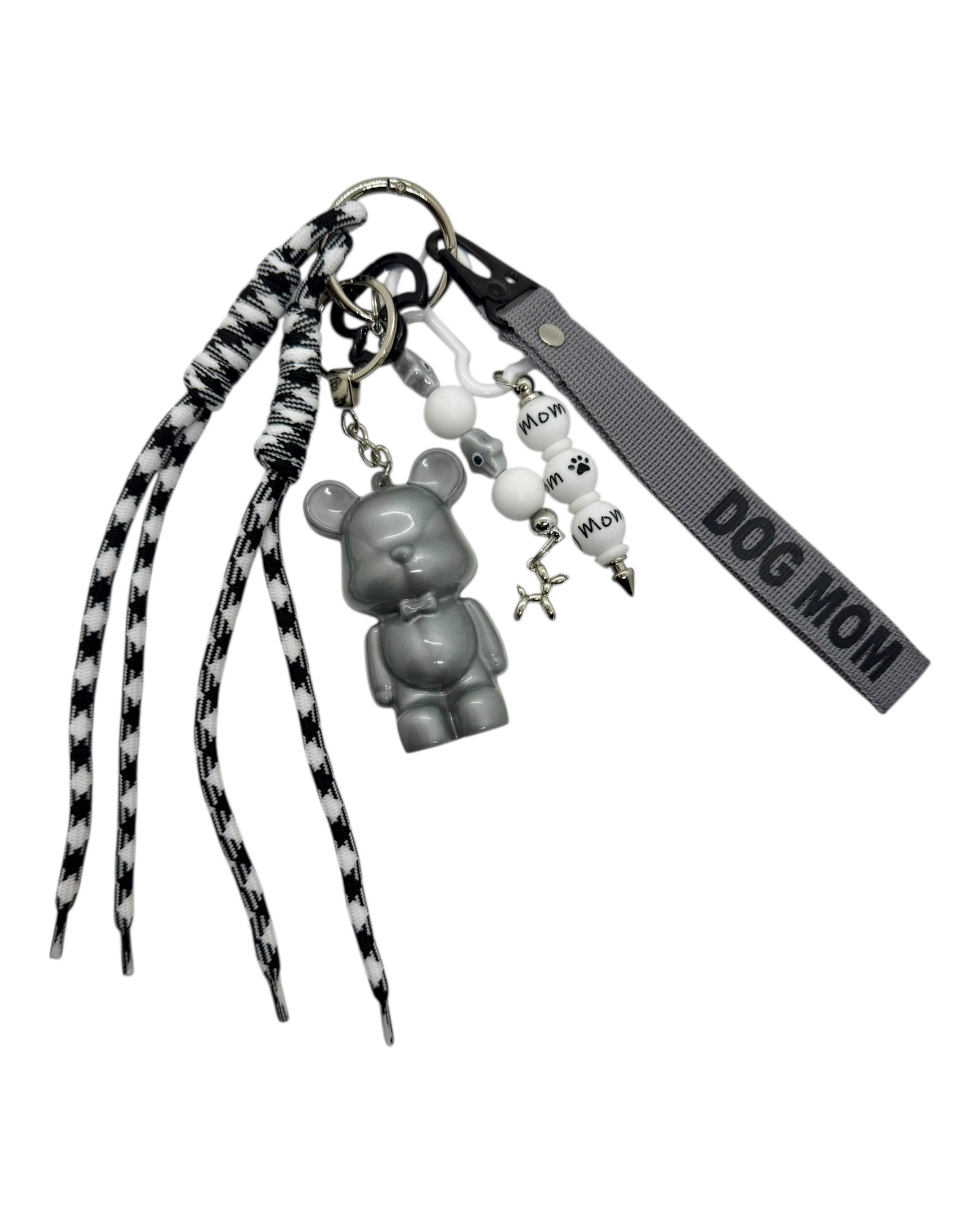 Grigri Dog Mom accroché à un sac, accessoire tendance pour amoureuses des chiens. Résine epoxy. Lolie'z