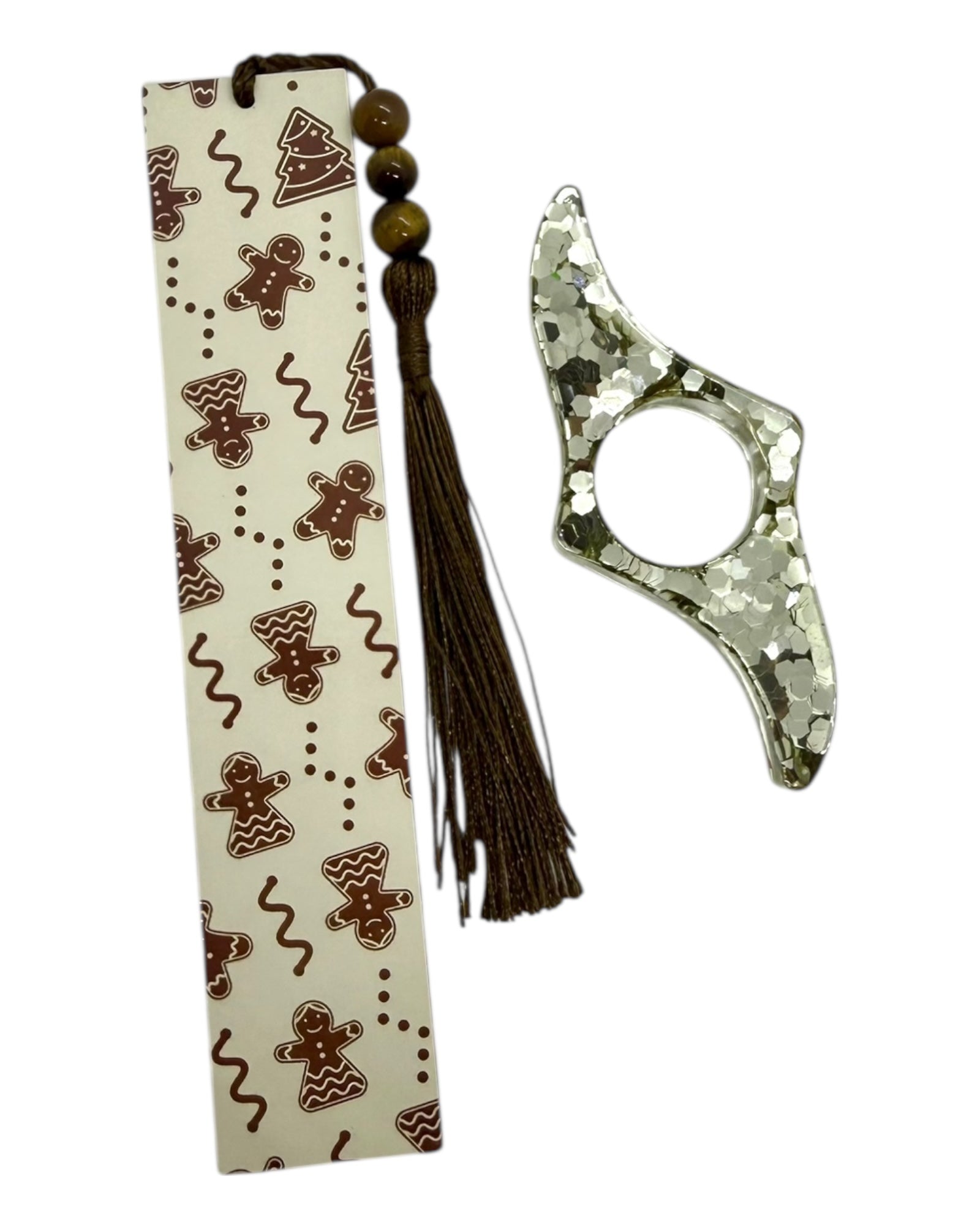 Kit du Lutin Lecteur de Noël avec un marque-page sublimé et une bague de lecture en résine époxy, pratique et ludique.