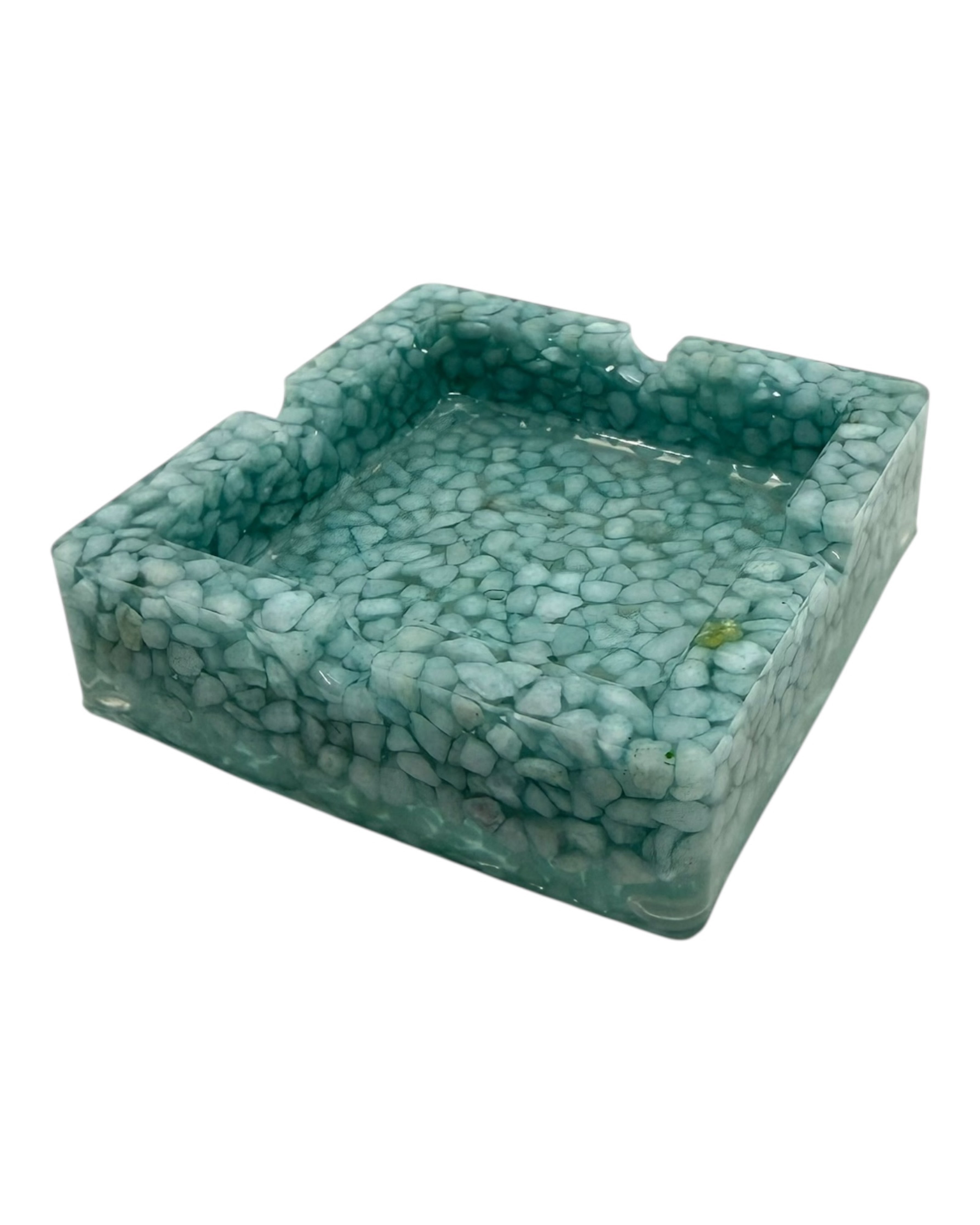 cendrier carré tie and dye bleu lagon avec cailloux resine epoxy deco marine fait main by Lolie'z