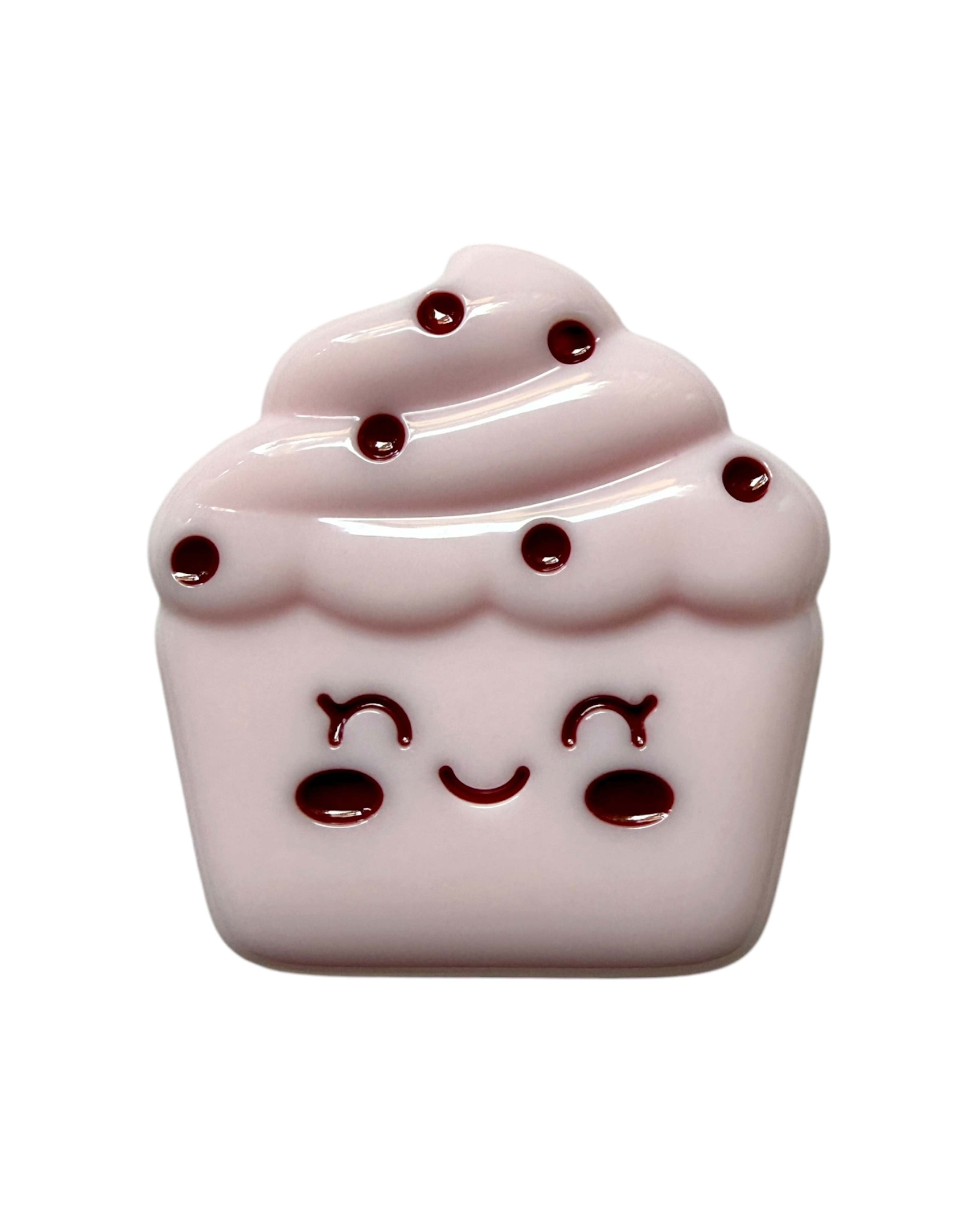 Little Cupcake rose de la Cuties Bakery Lolie’z, création décorative faite main en résine époxy avec chantilly, pépites rouges et petit visage kawaii.