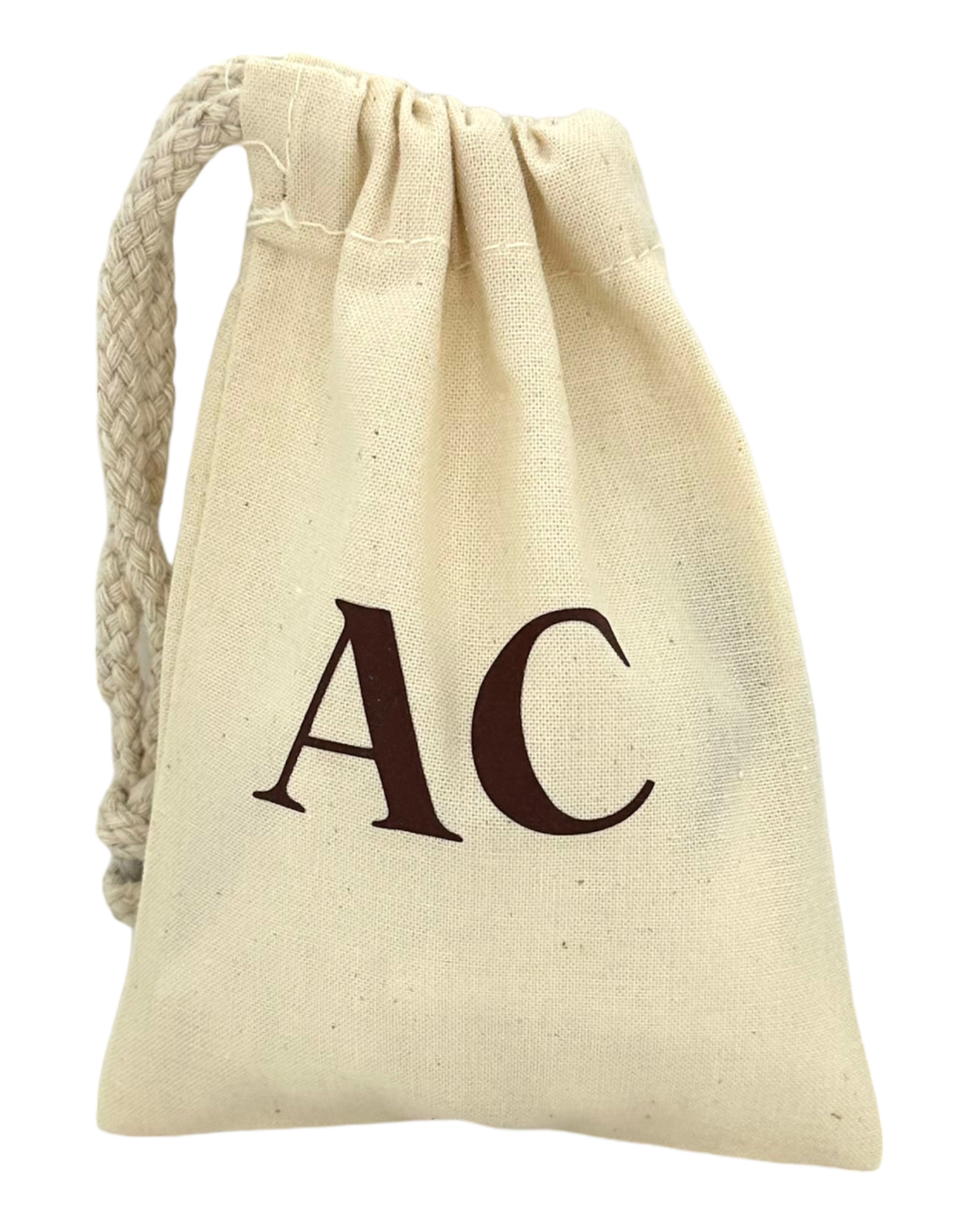 Mini pochon beige en coton pour organiser de petits objets lors des déplacements, avec initiales. Lolie'z