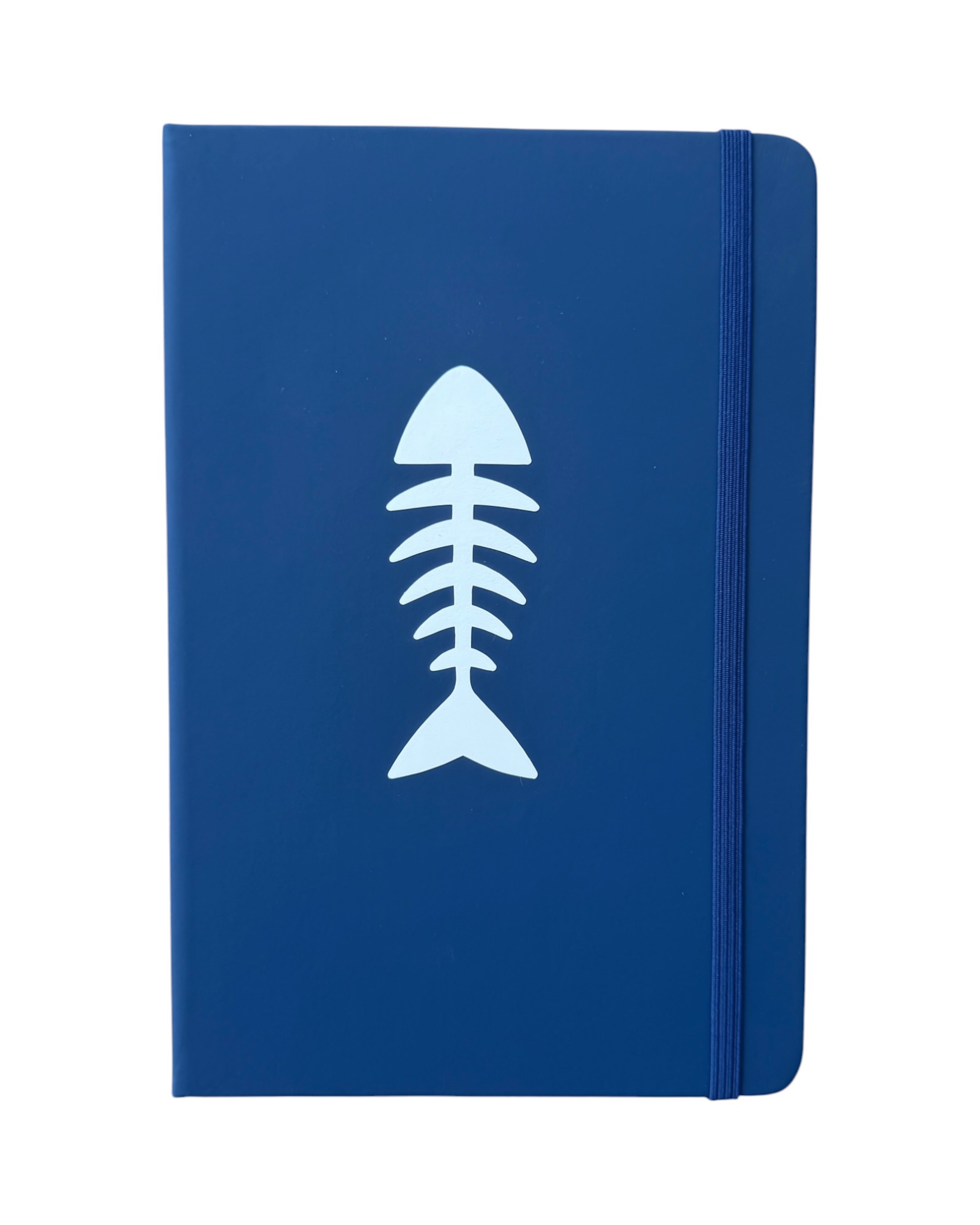 Notebook bleu 96 pages avec illustration minimaliste d’arête de poisson blanche sur la couverture.