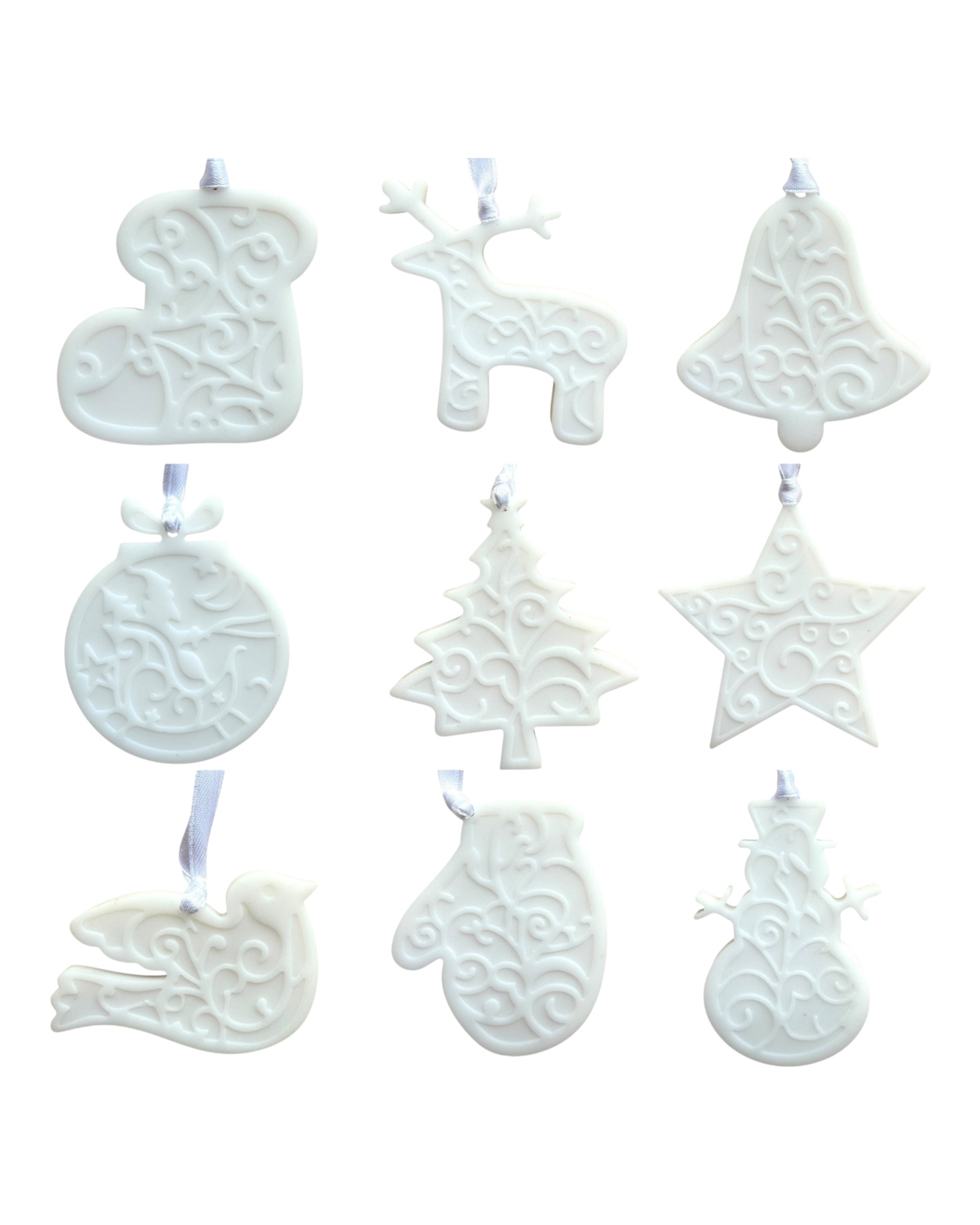 Décorations de Noël en résine époxy représentant renne, bonhomme de neige, cloche, étoile et autres motifs, idéales pour un sapin chaleureux et joyeux.Lolie'z