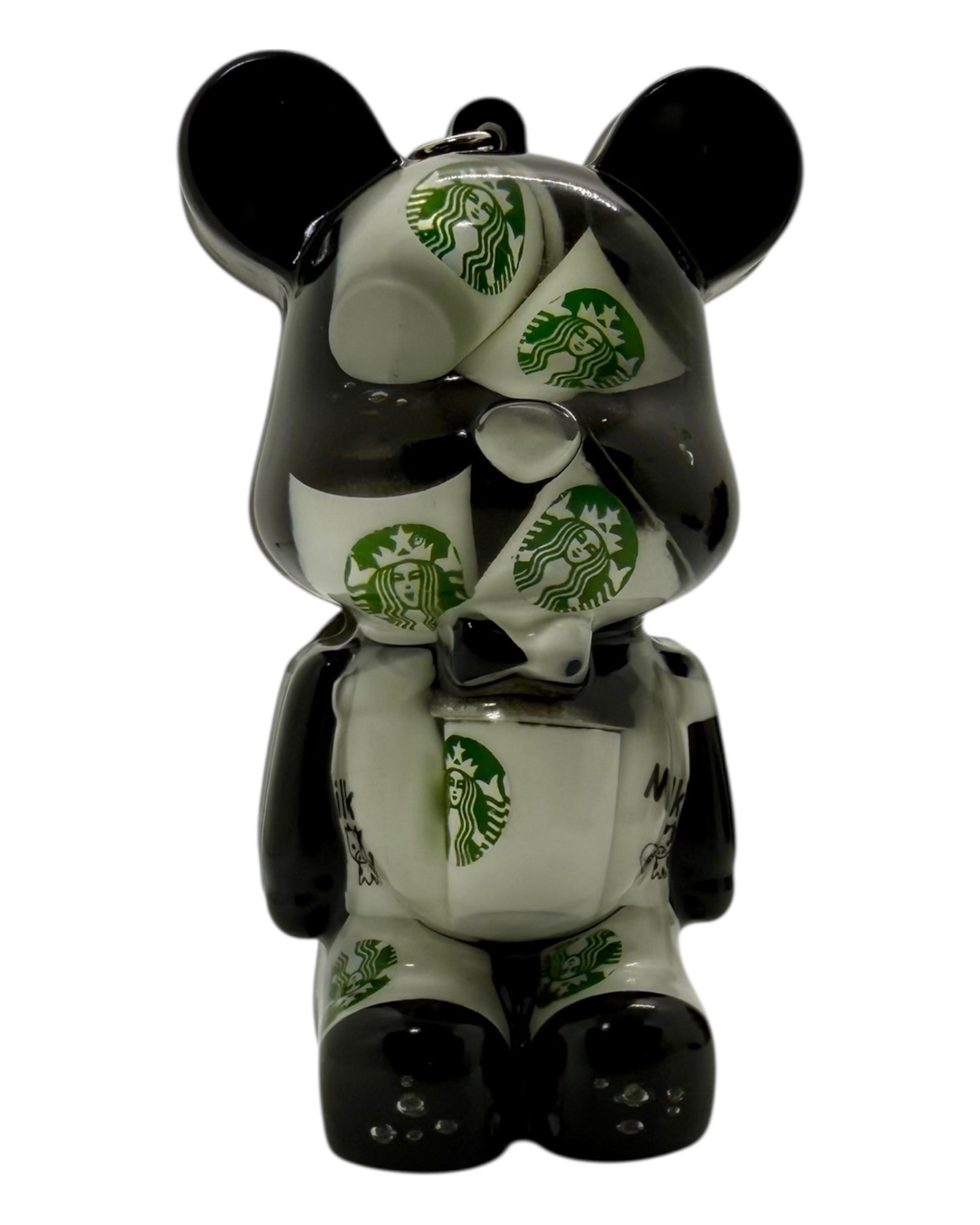 Big Teddy’z Star B en résine époxy avec gobelets Starbucks.