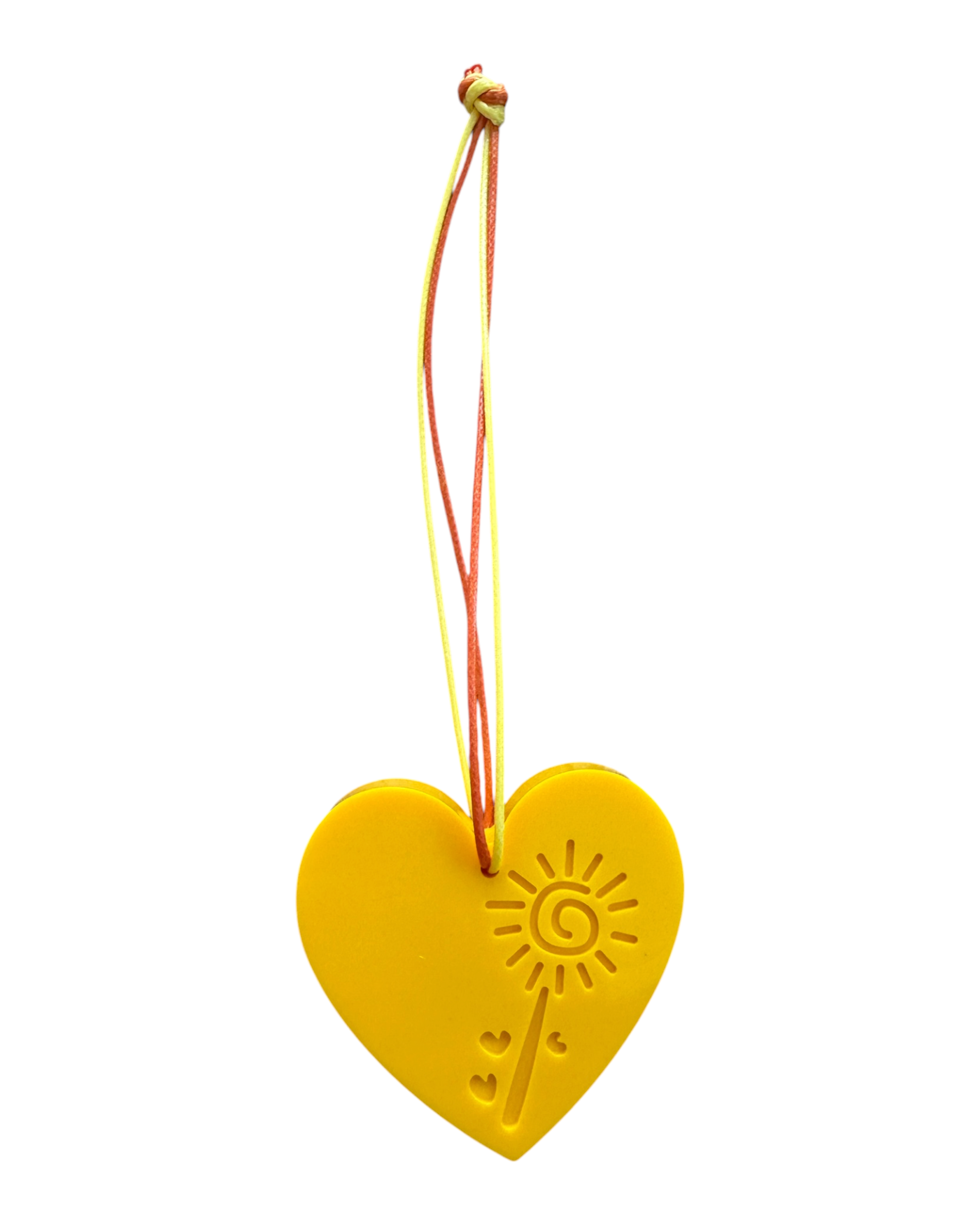 Suspension cœur jaune Tiny Magic en résine époxy fabriquée à la main pour apporter une touche lumineuse à la décoration.
