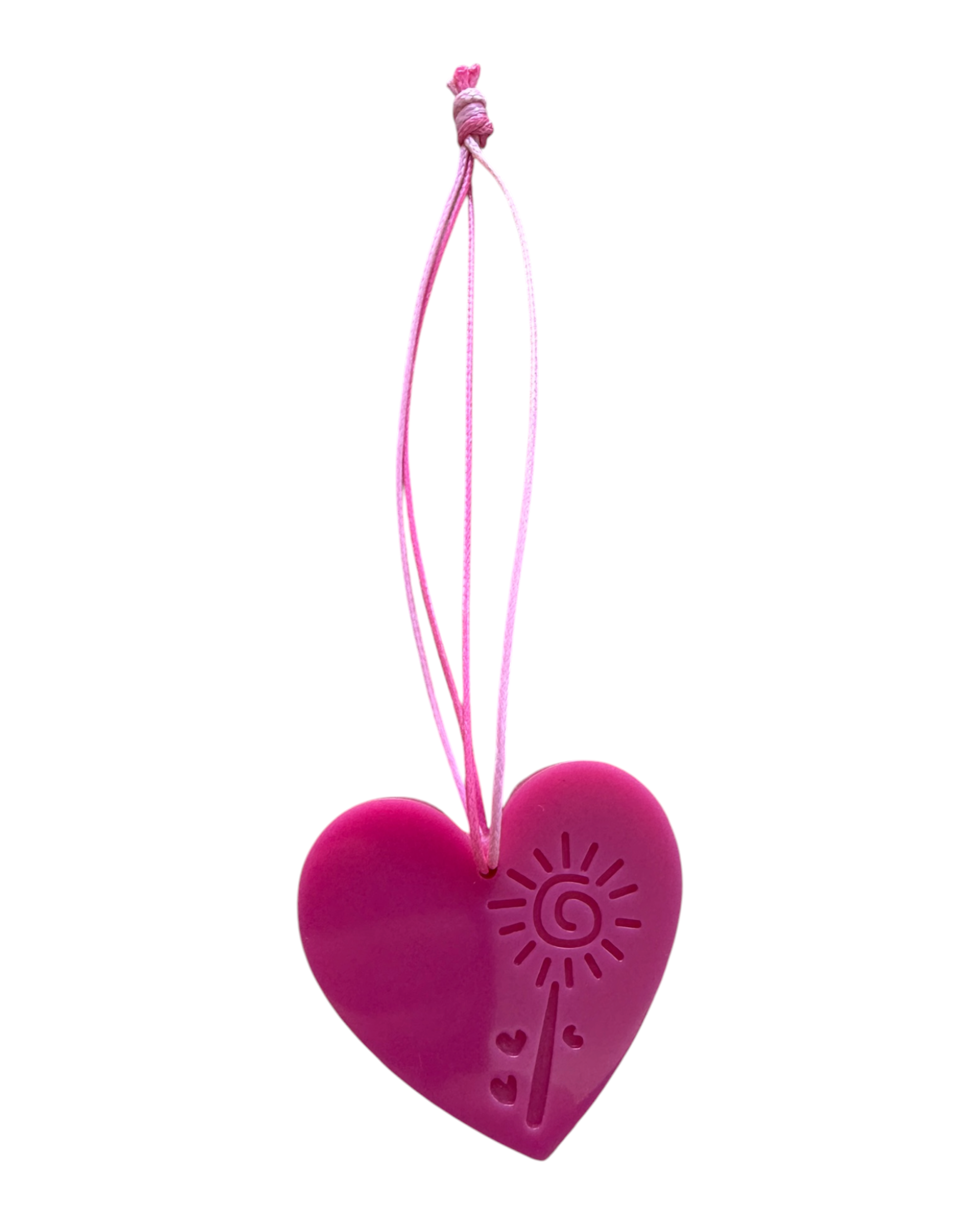 Suspension Tiny Magic rose en résine époxy avec cœur et baguette magique, entièrement fabriquée à la main.